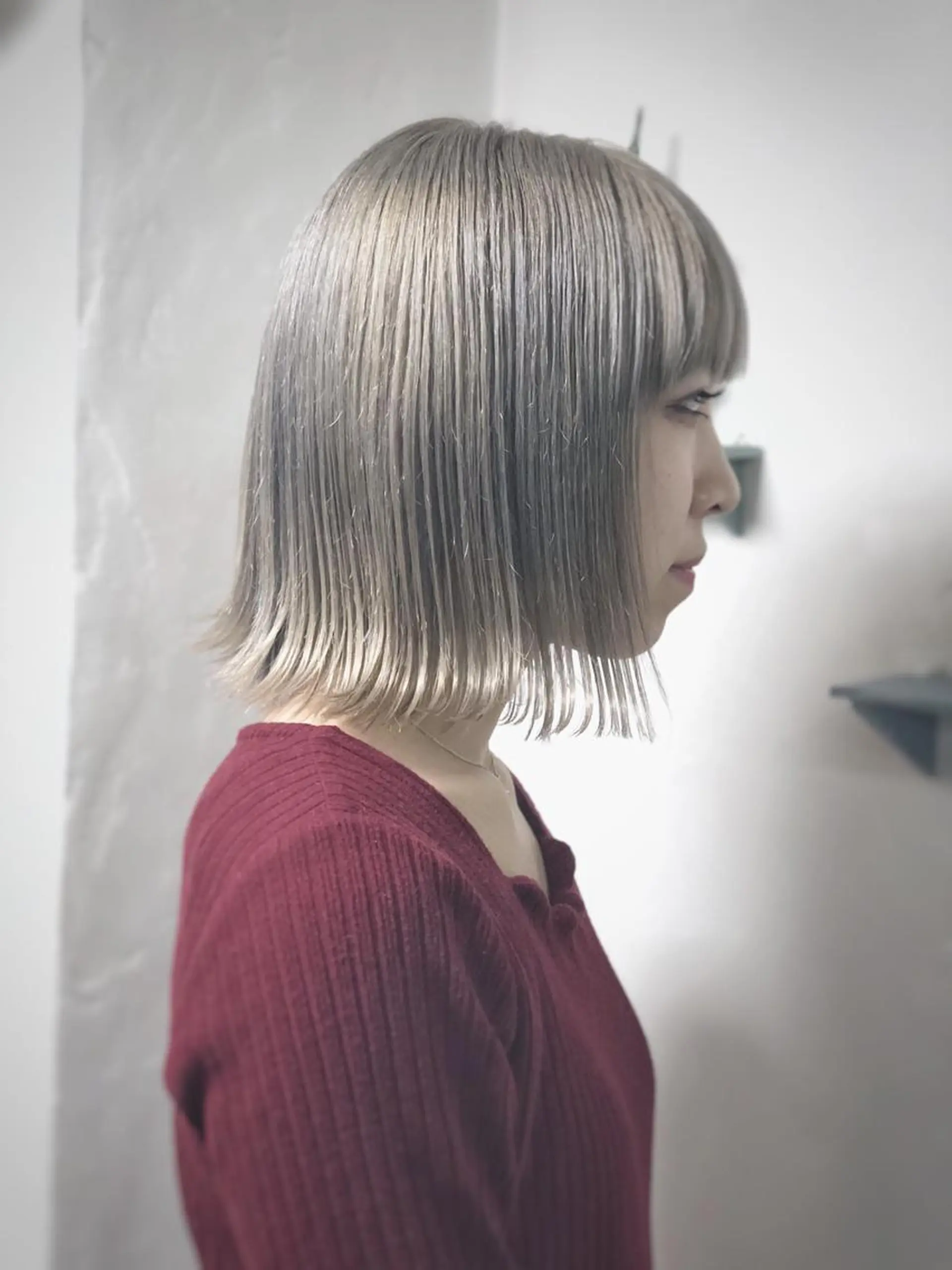ショート カラー パーマ ヘアアレンジ メンズ メンズブリーチ アッシュ ブリーチ グラデーションカラー ホワイトアッシュ 推し活専用 【派手髪】飯野ゆかりのヘアスタイル