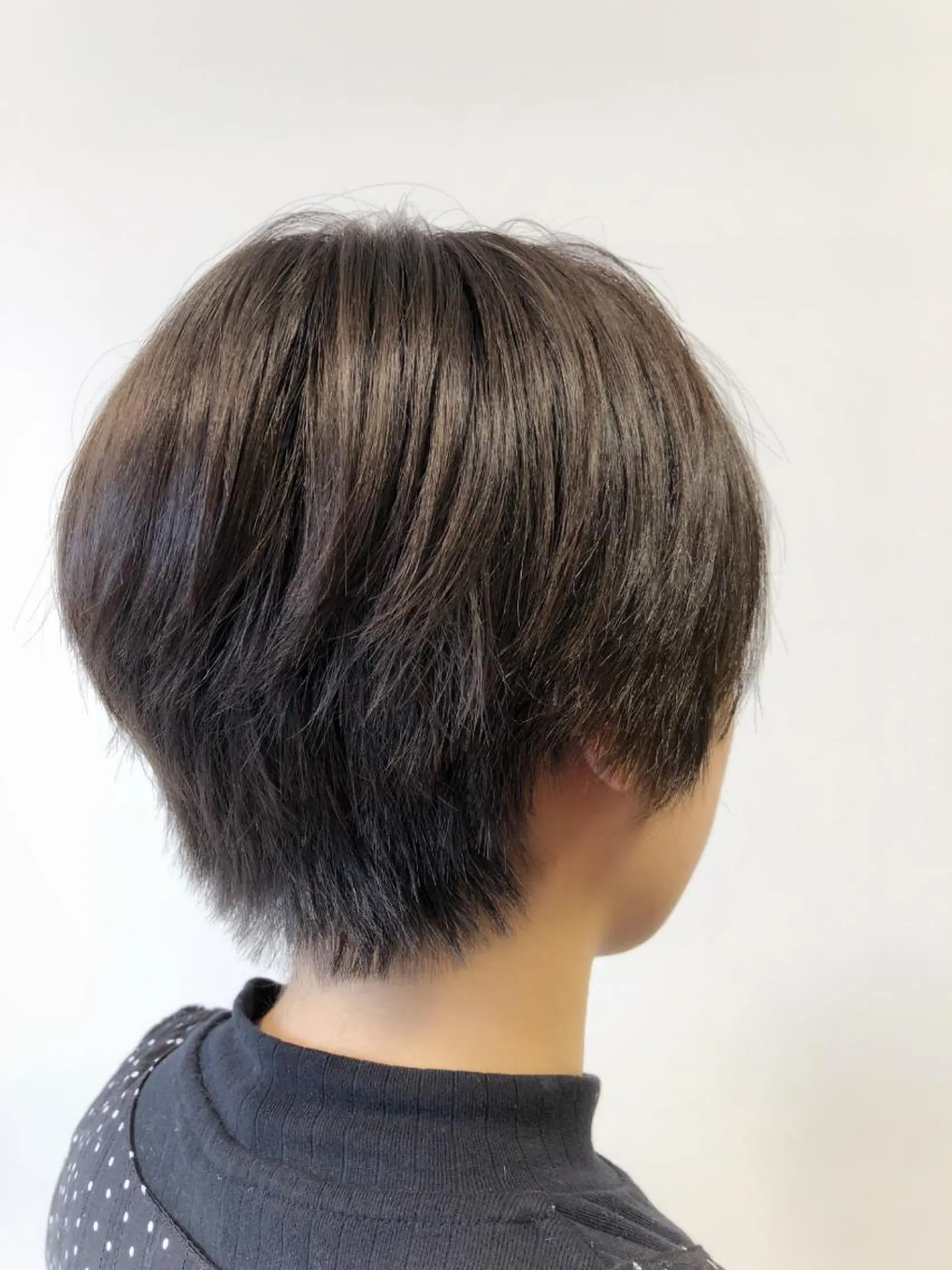 ショート カラー アッシュ 星 沙織のヘアスタイル