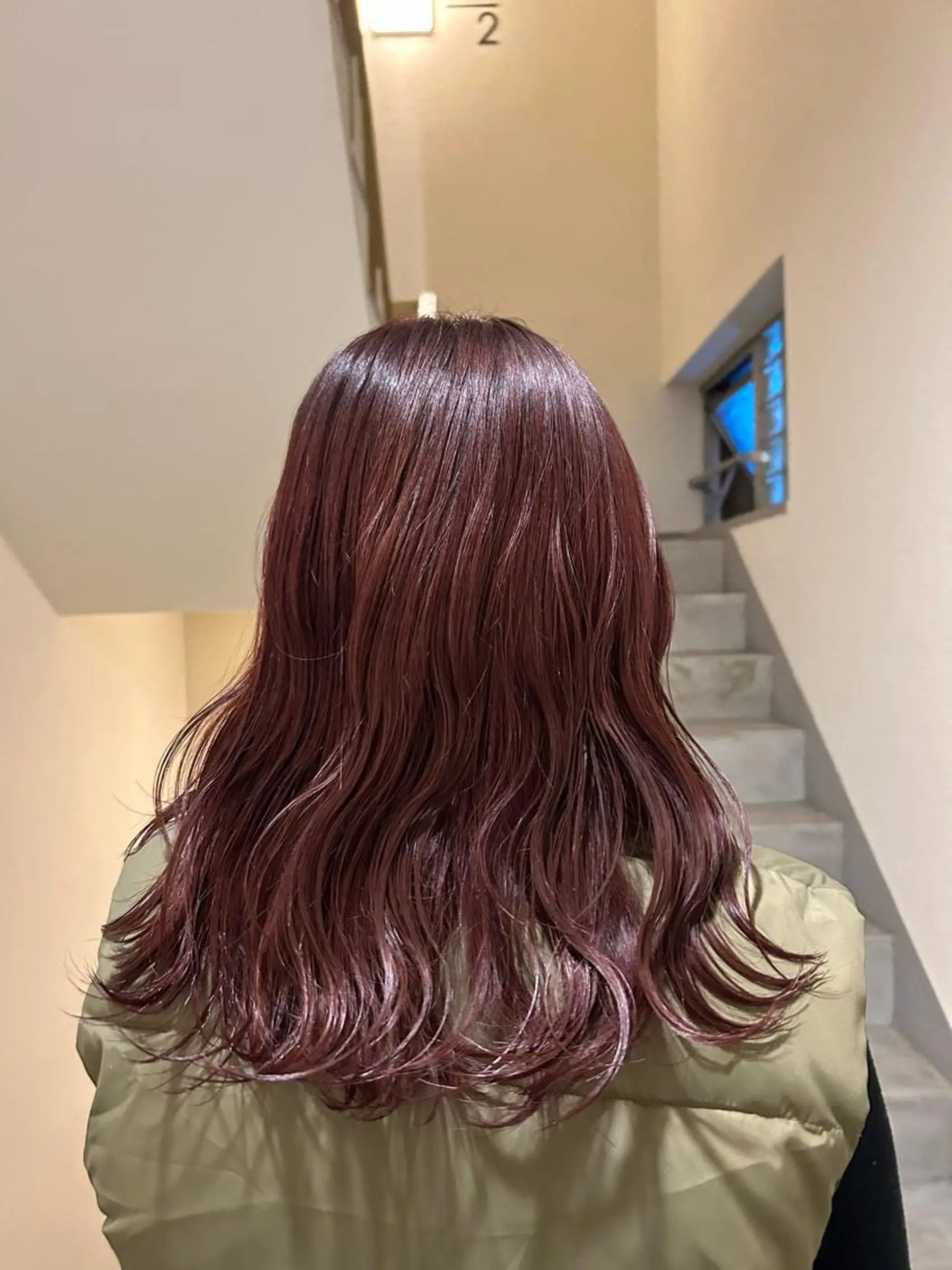 セミロング 薄暮 マツイ　レンのヘアスタイル