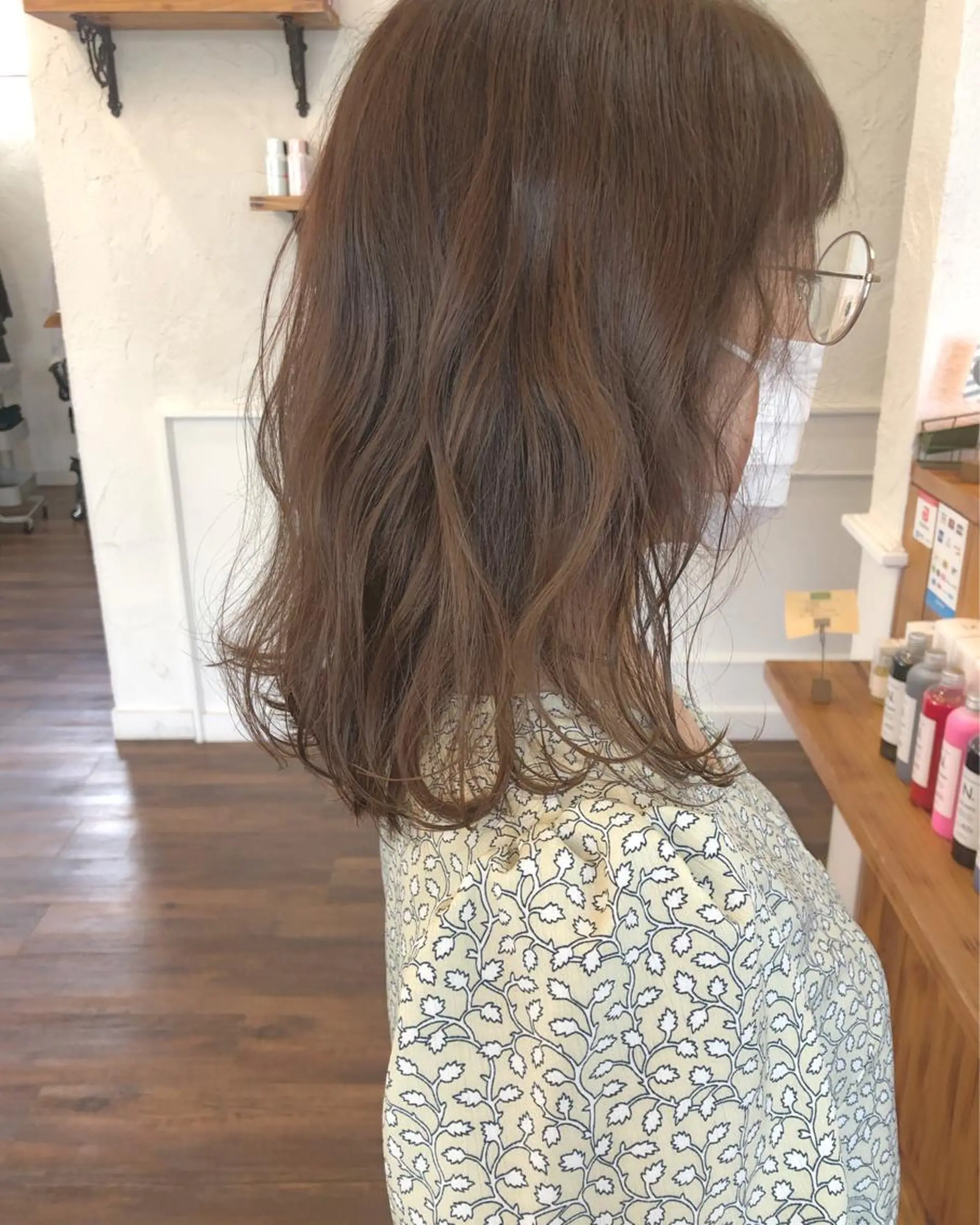 セミロング カラー ベージュカラー ブリーチ ブリーチなしカラー カット ヘアカラー パーマ 江原 彩華のヘアスタイル