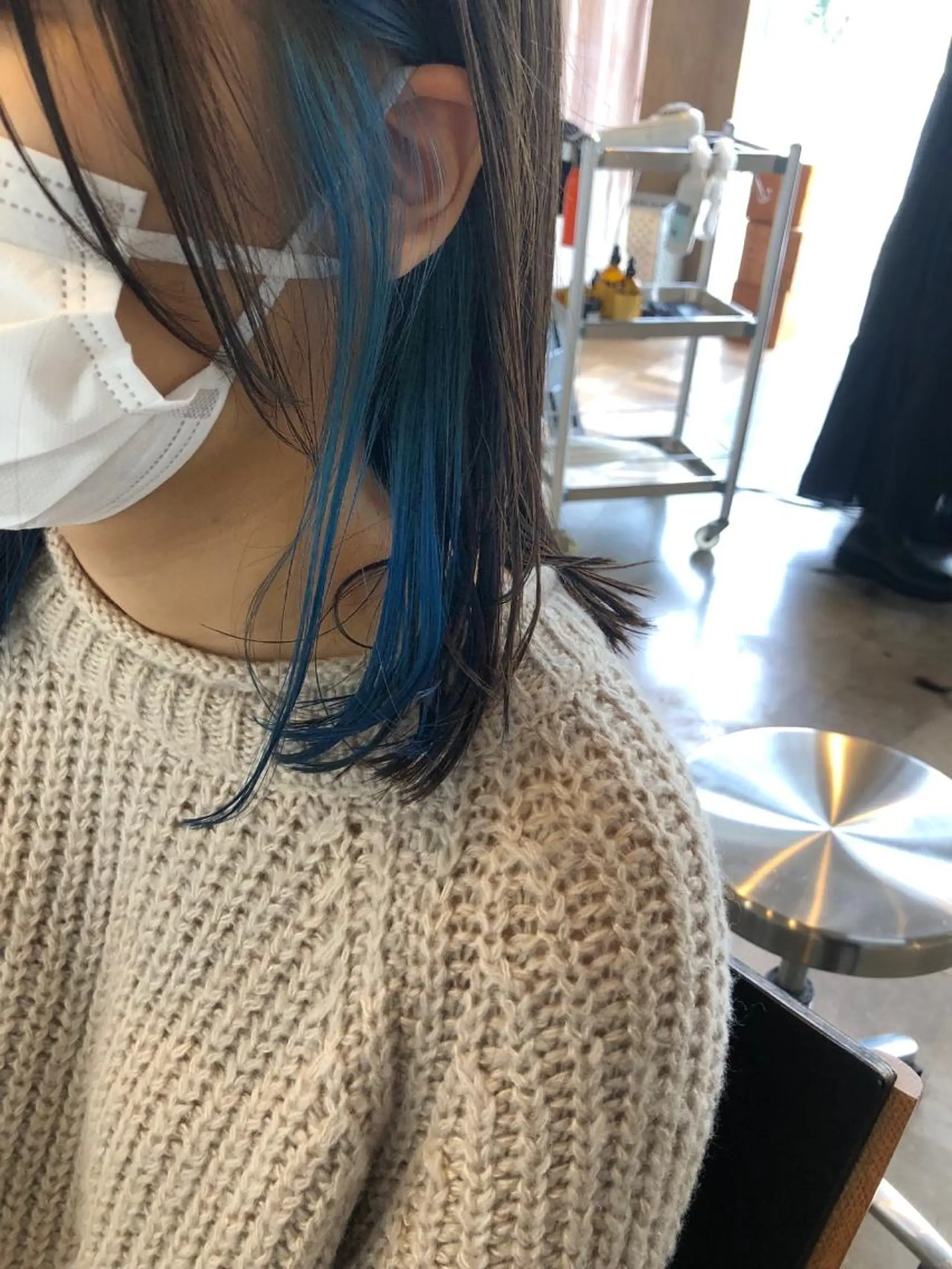 カラー ブルーカラー インナーカラー 竹内 絢香のヘアスタイル