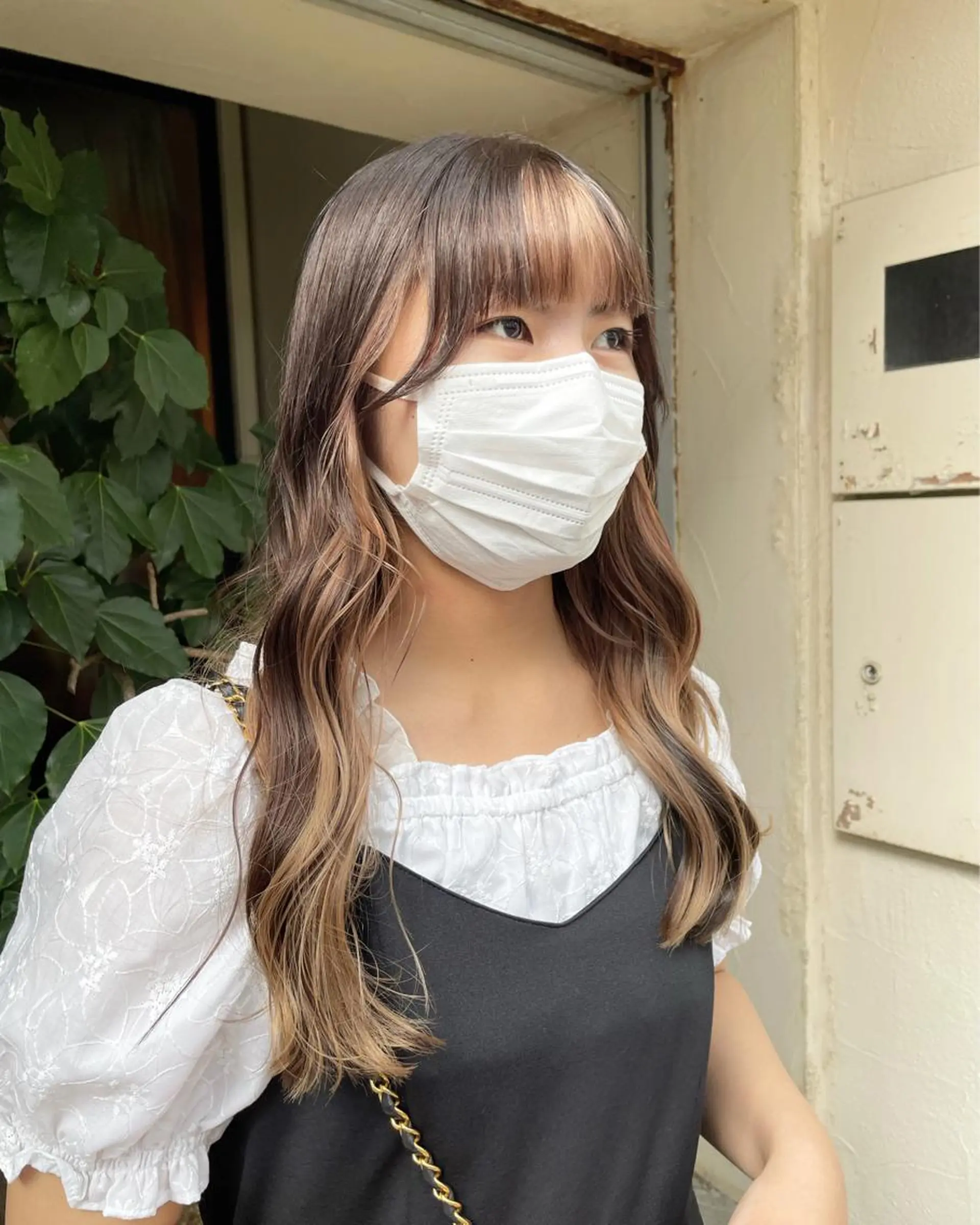 ミディアム カラー tomo🍒パーマ ハイトーン似合わせのヘアスタイル