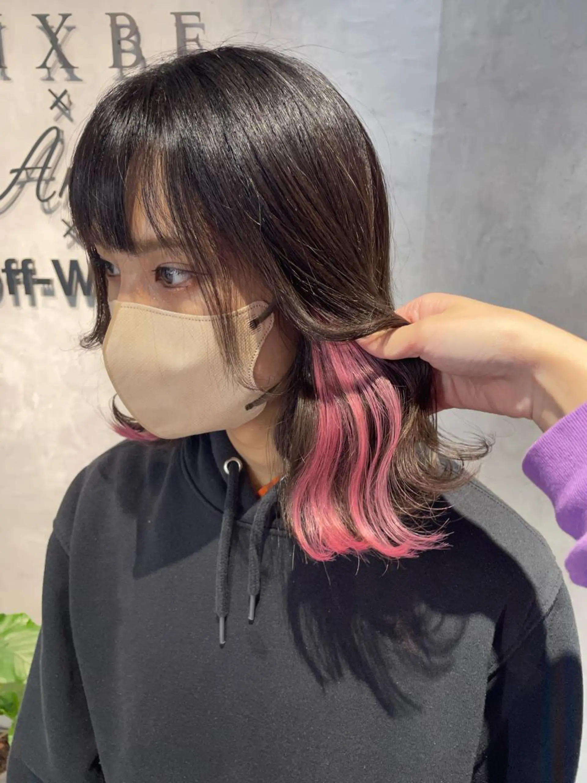 ミディアム Cielro/ダブル カラー/西田咲希のヘアスタイル