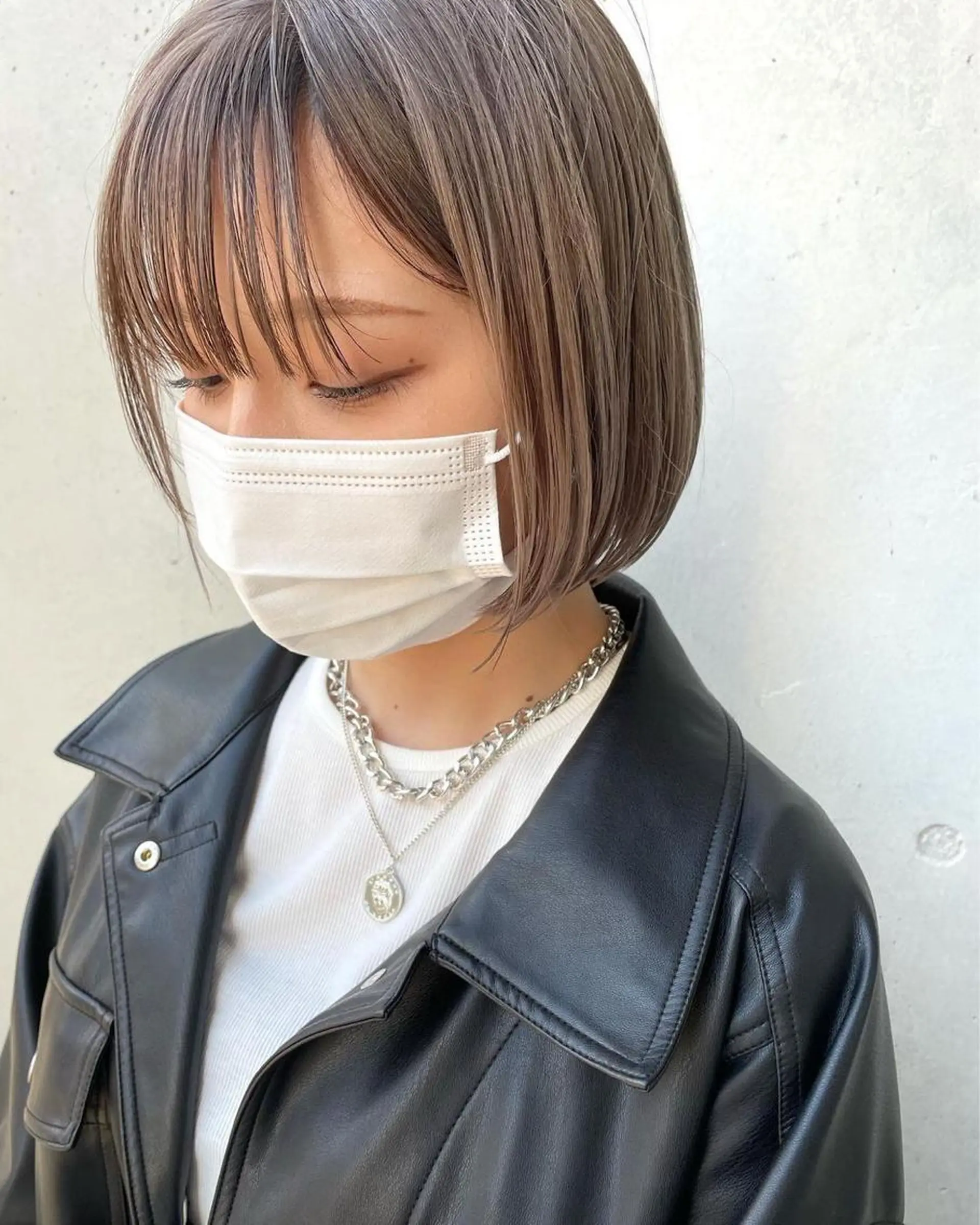 ショート カラー ブリーチ ブロンド グレージュ 中島 暢介のヘアスタイル