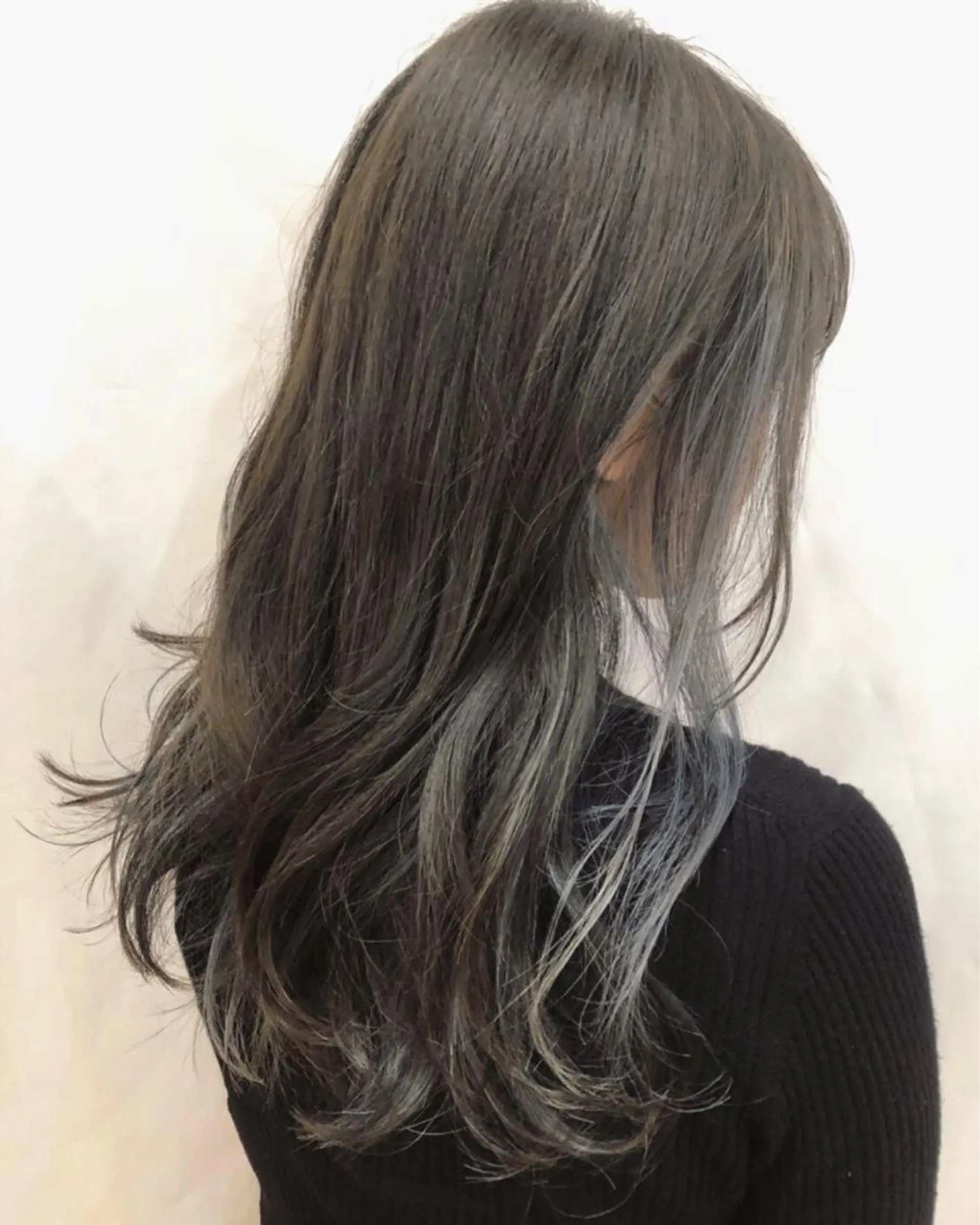 ロング カラー 佐藤 花帆のヘアスタイル