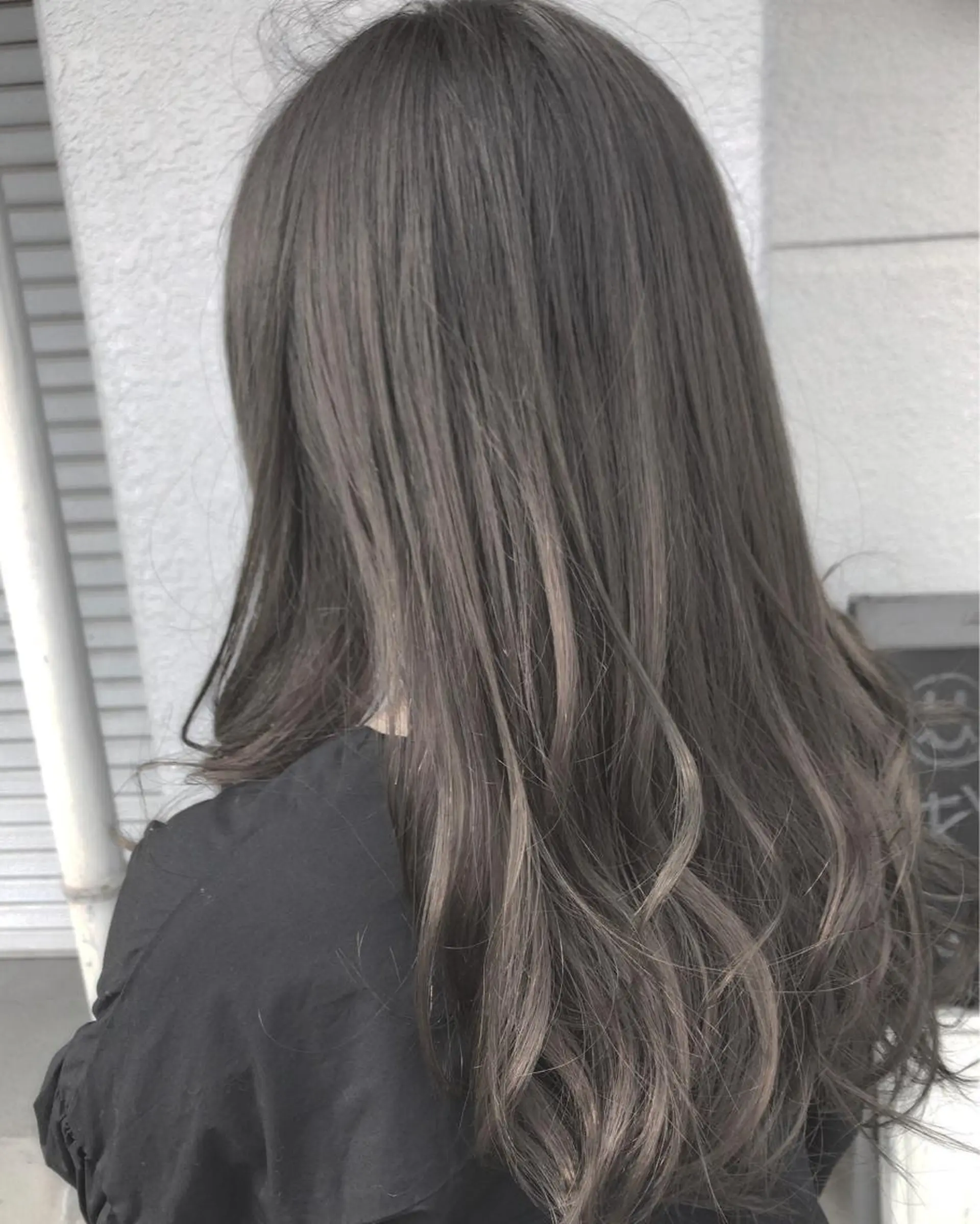 セミロング カラー レイヤーカット匠 イソザキノリユキのヘアスタイル