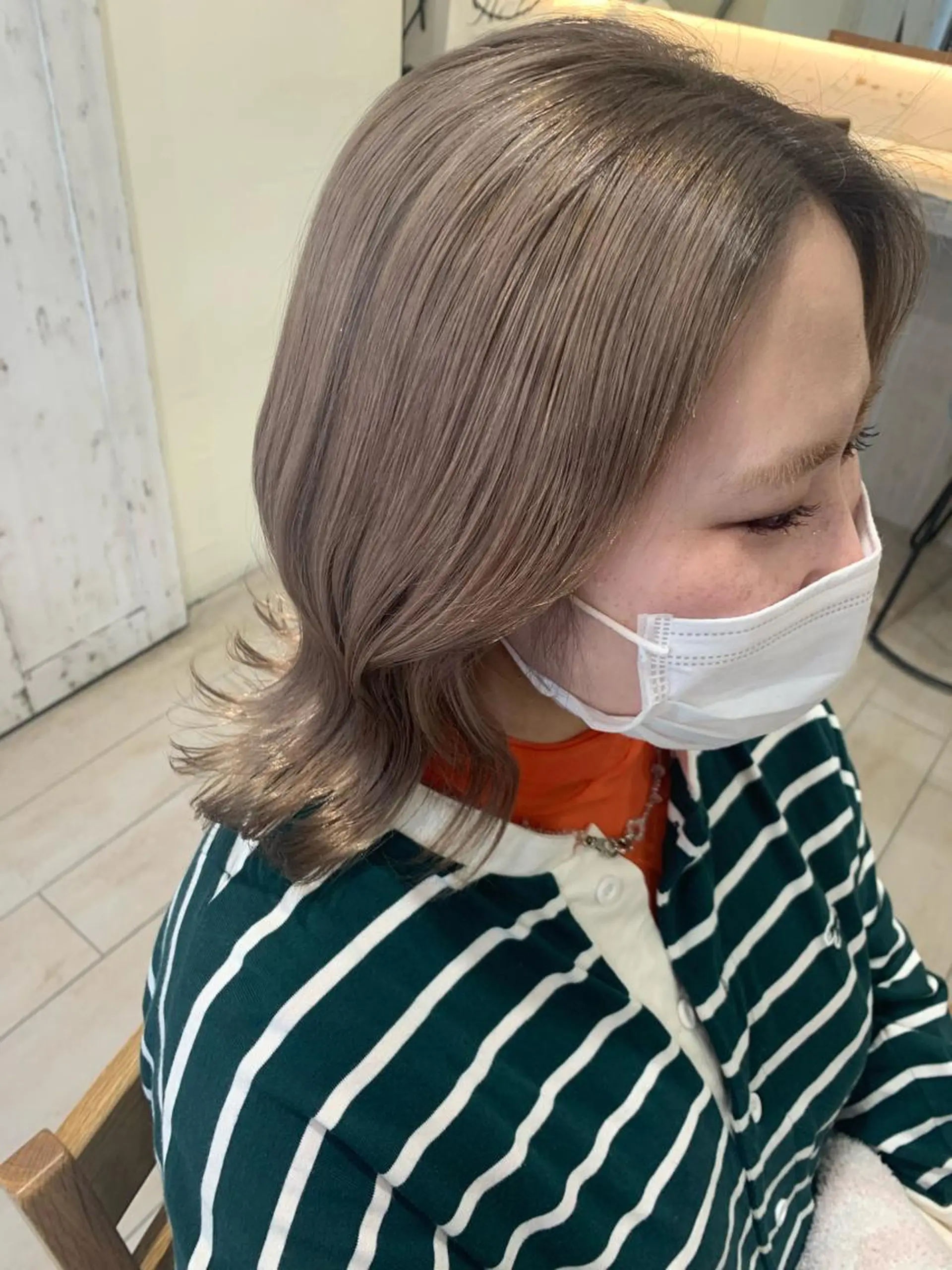 ミディアム カラー 勝野 優佳のヘアスタイル