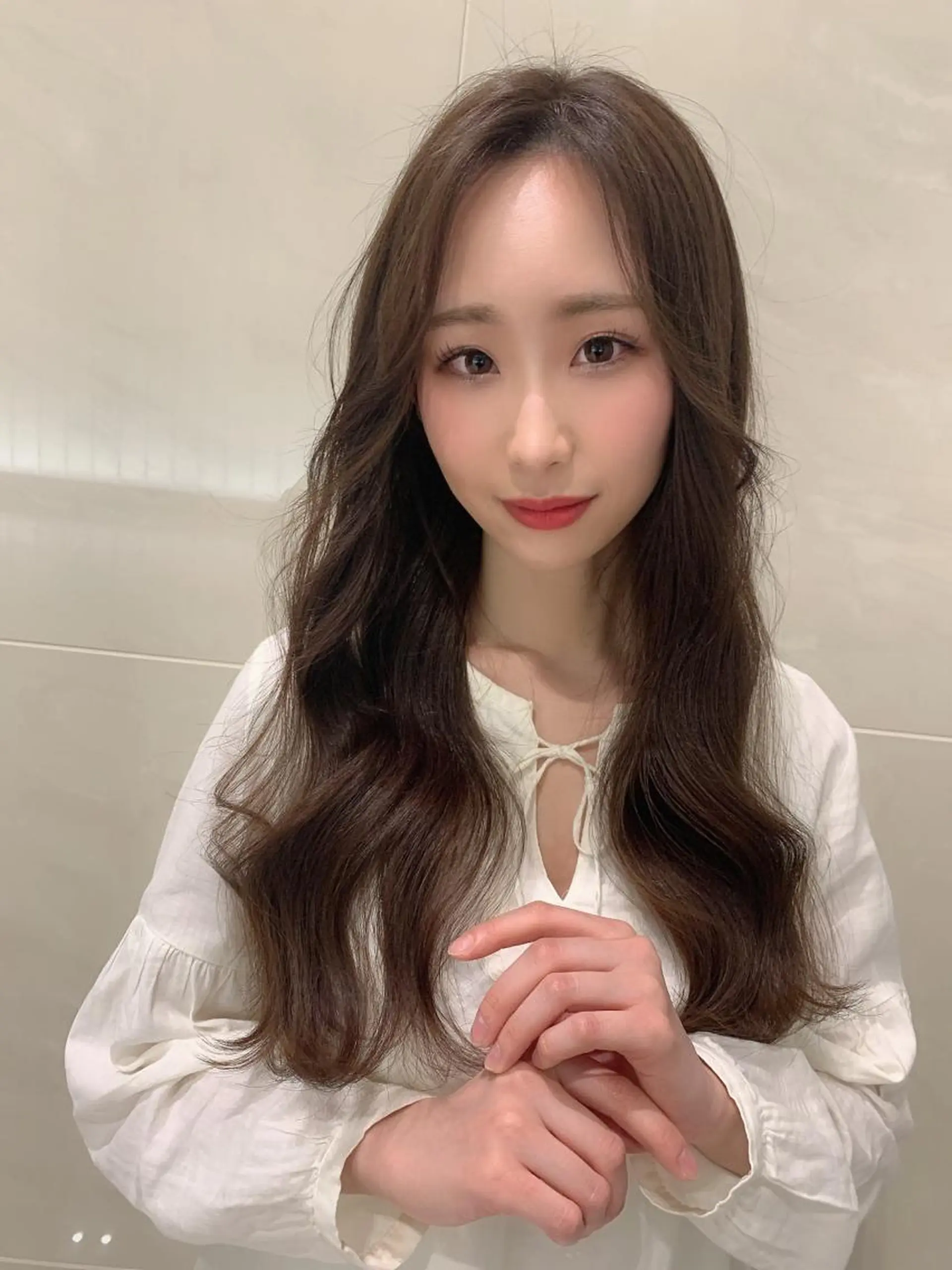 ロング カラー アッシュ ベージュカラー 黒髪 ブリーチ ブルーカラー オリーブカラー 特化　　kaiのヘアスタイル