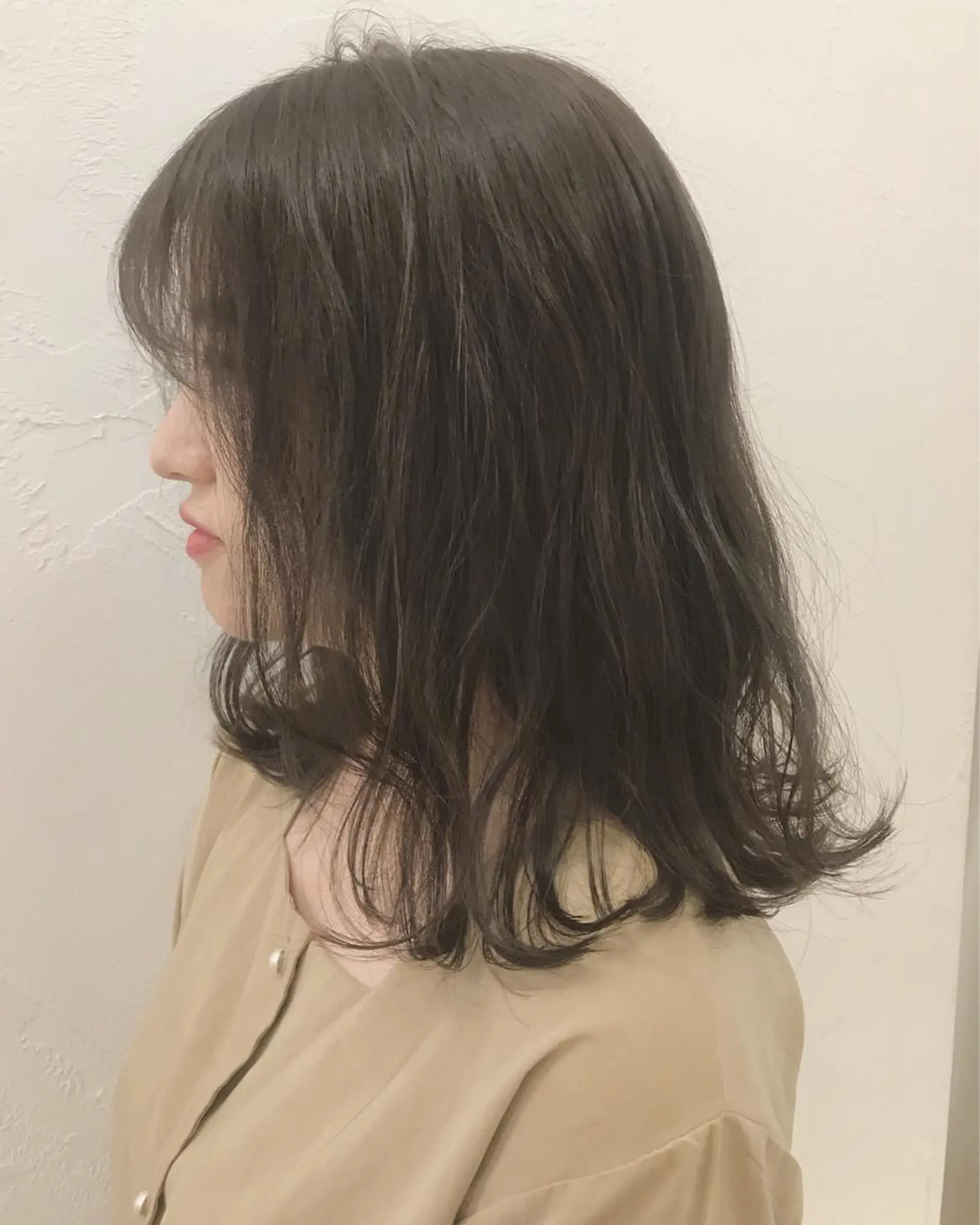 ミディアム カラー ハイトーンボブ 前田 表参道　グレージュのヘアスタイル