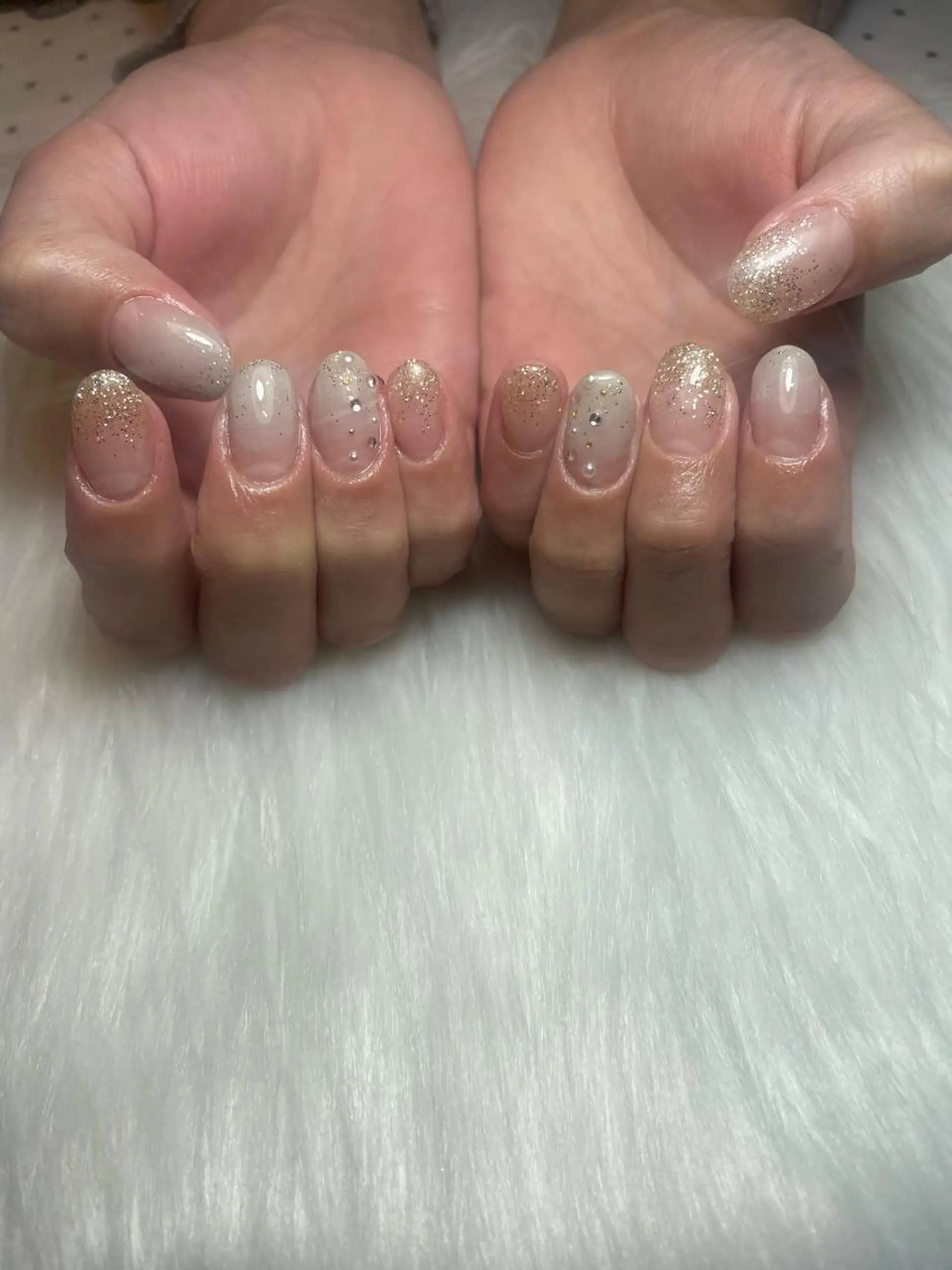 ネイル グラデーション 大袋駅東口徒歩2分 alivioのネイルデザイン