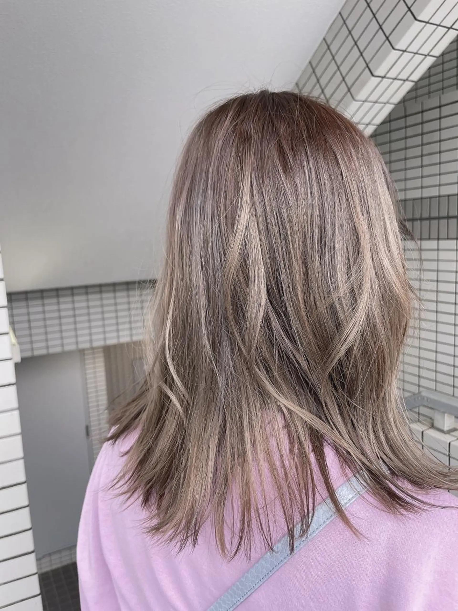 セミロング カラー グレージュ あ あのヘアスタイル