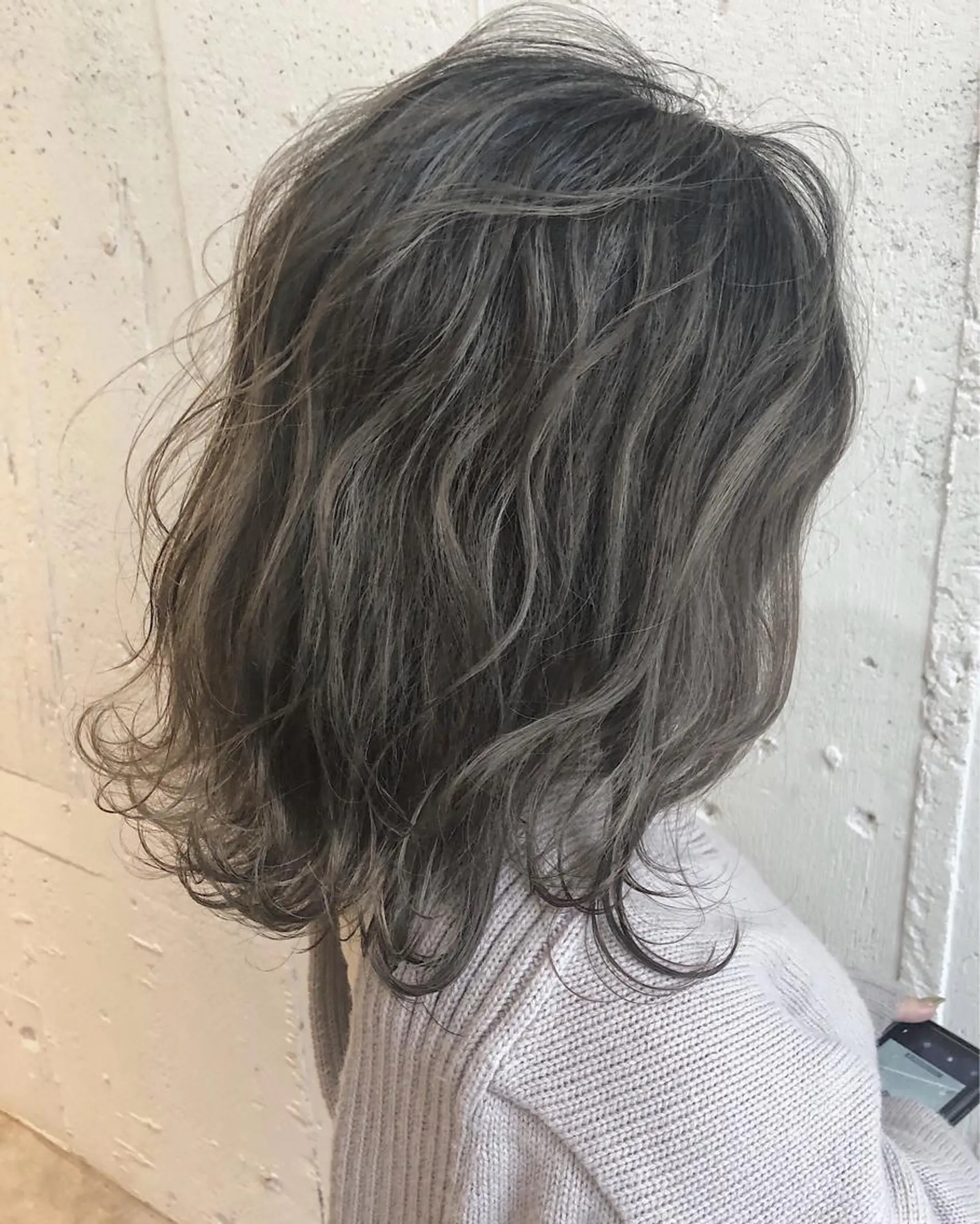 セミロング ハイライト カット ヘアカラー フジサキ ケンのヘアスタイル