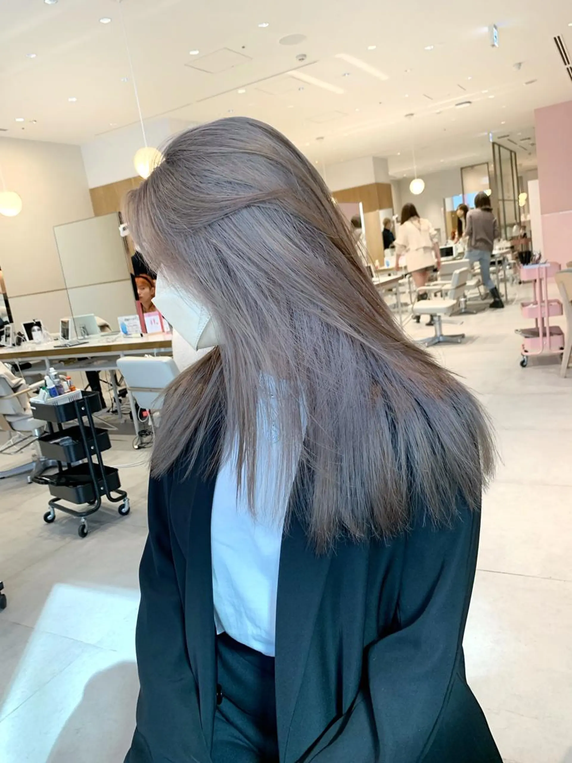 セミロング カラー ヘアカラー トリートメント ヘアセット レイヤー専門家 ダブルカラー修のヘアスタイル