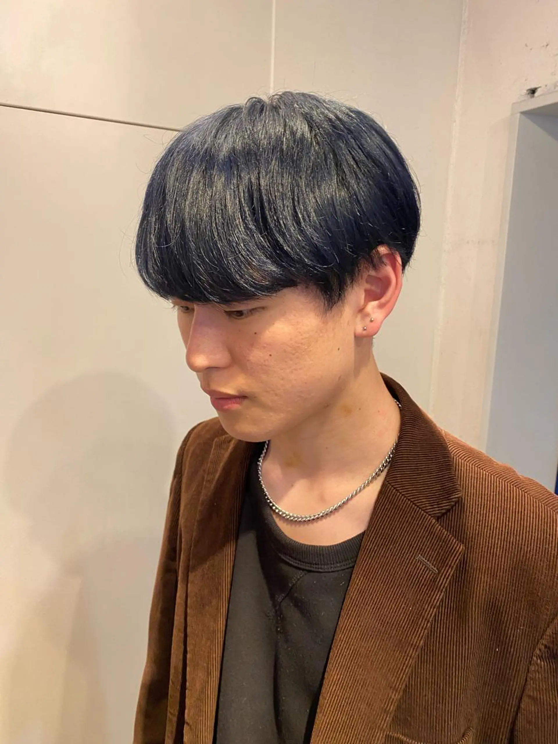 ショート カラー メンズ マッシュ ブルーカラー JINKIメンズ特化 メンズカットパーマのヘアスタイル