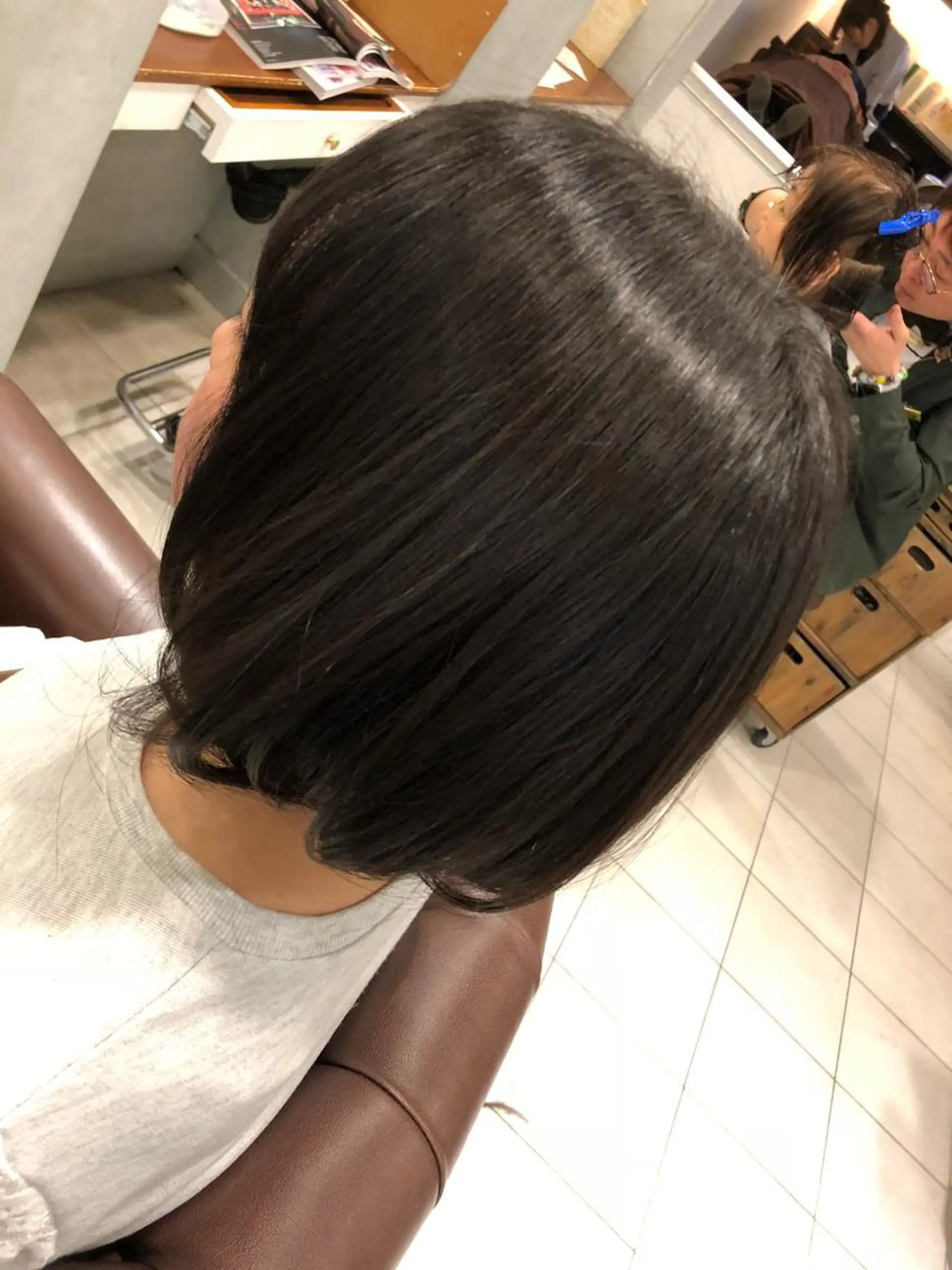 ショート ブリーチカラー🌈 嘉名 真樹のヘアスタイル