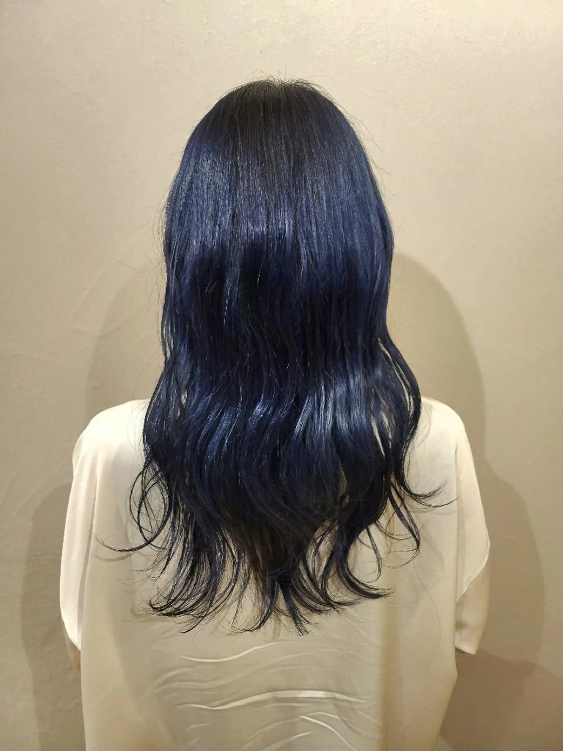 カラー ブリーチ ブルーカラー ネイビーカラー 渡辺祐輔 レイヤー✂ 透明感🫧艶カラー✨のヘアスタイル