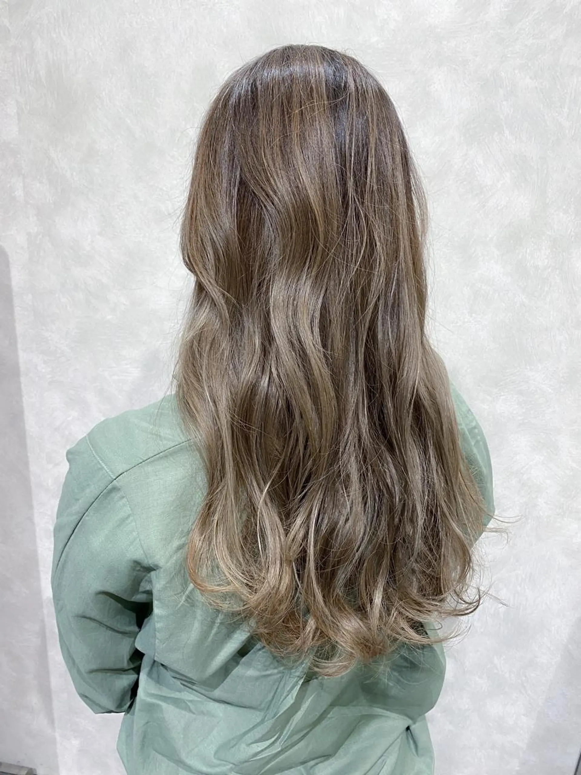 ロング カラー ブリーチ 透明感カラー ダブルカラー グレージュ ヘアカラー トリートメント 丹羽 隼人/髪質改善 /韓国ヘア🇰🇷のヘアスタイル