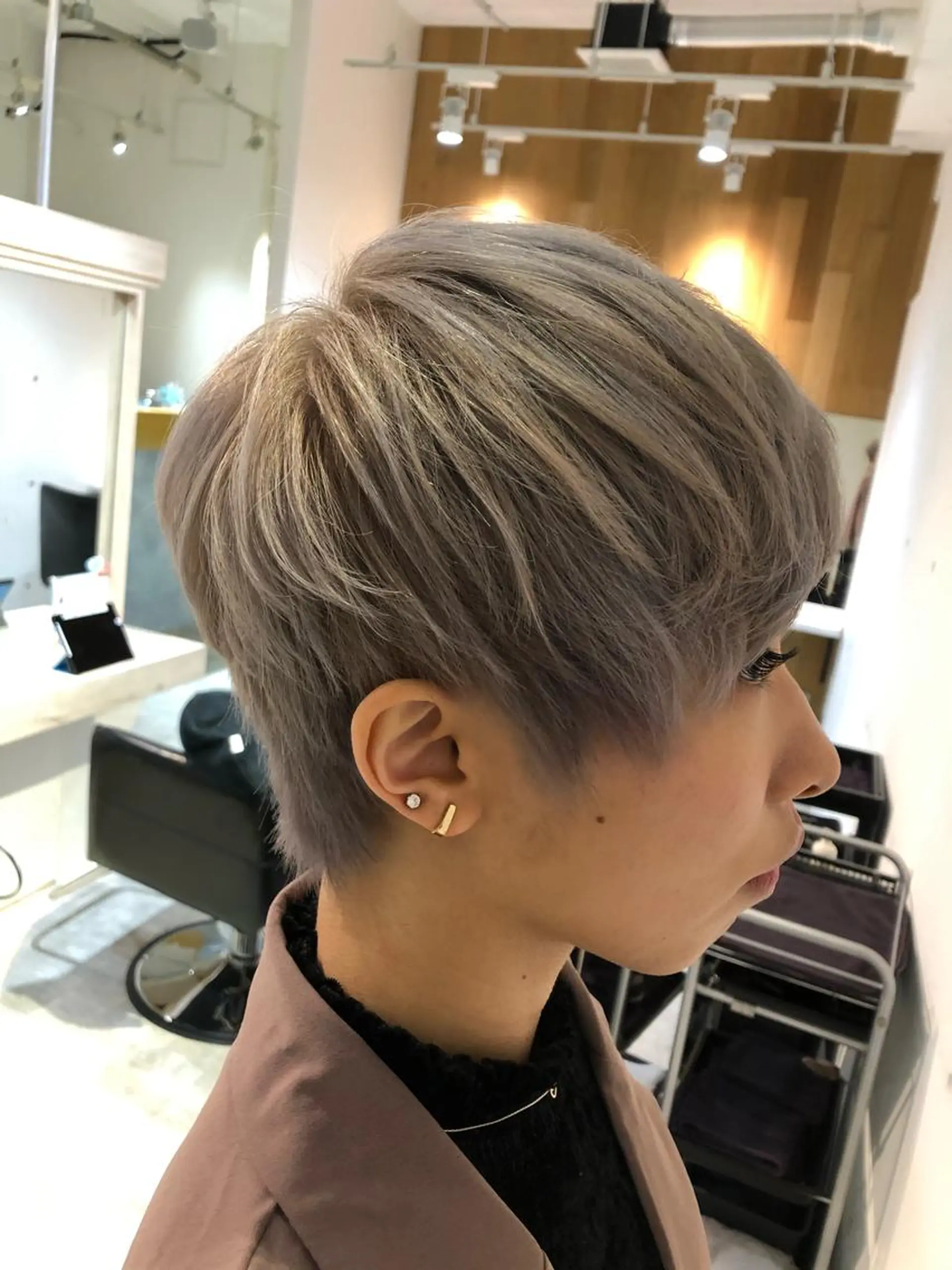 ショート カラー ブリーチ ❄️冬の透け感カ ラー❄️HIDEKAのヘアスタイル