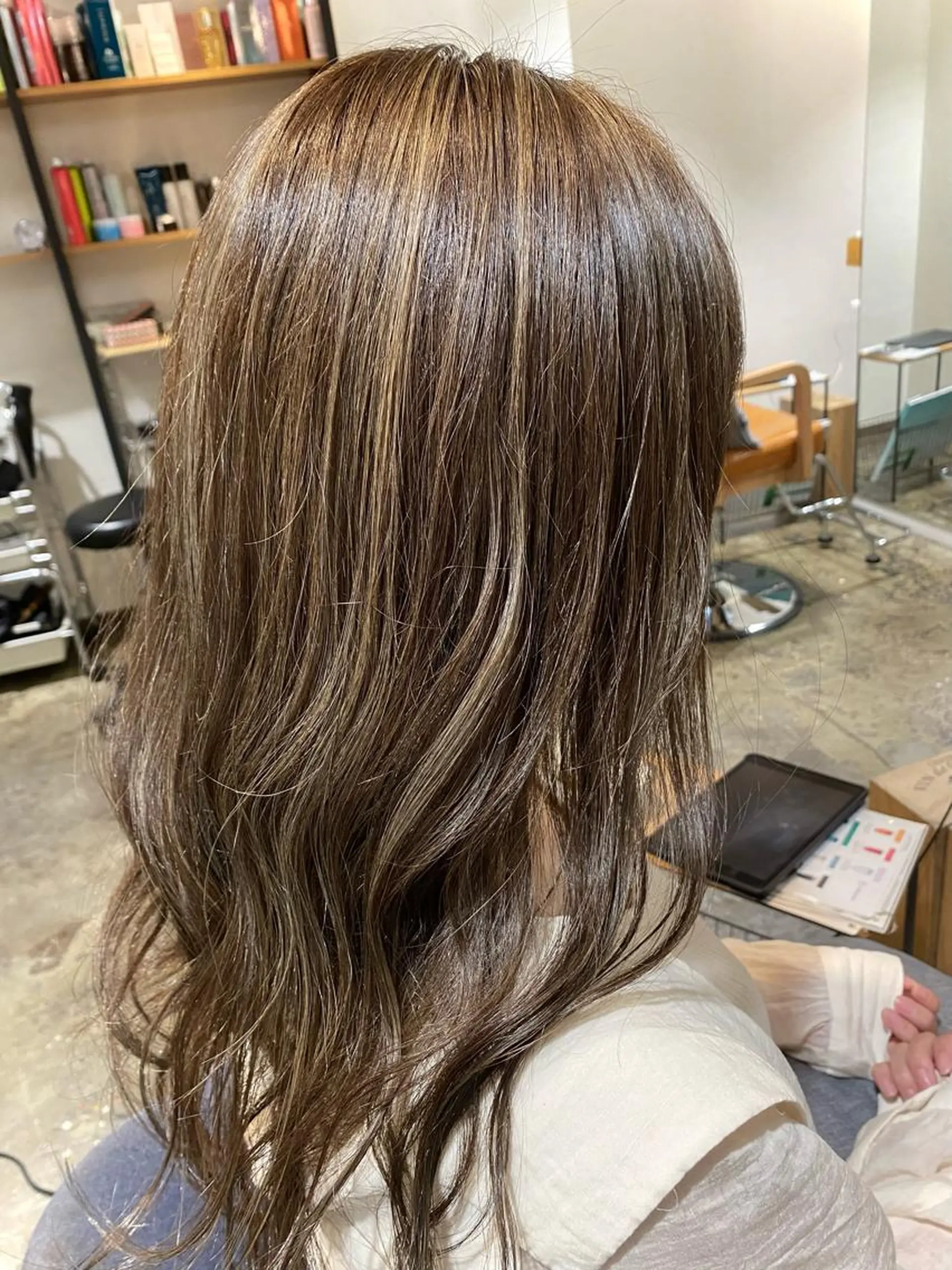 ロング カラー ハイライトカラー ハイライト ヘアカラー トリートメント ショート 縮毛矯正 レイヤー🌿FUKUのヘアスタイル