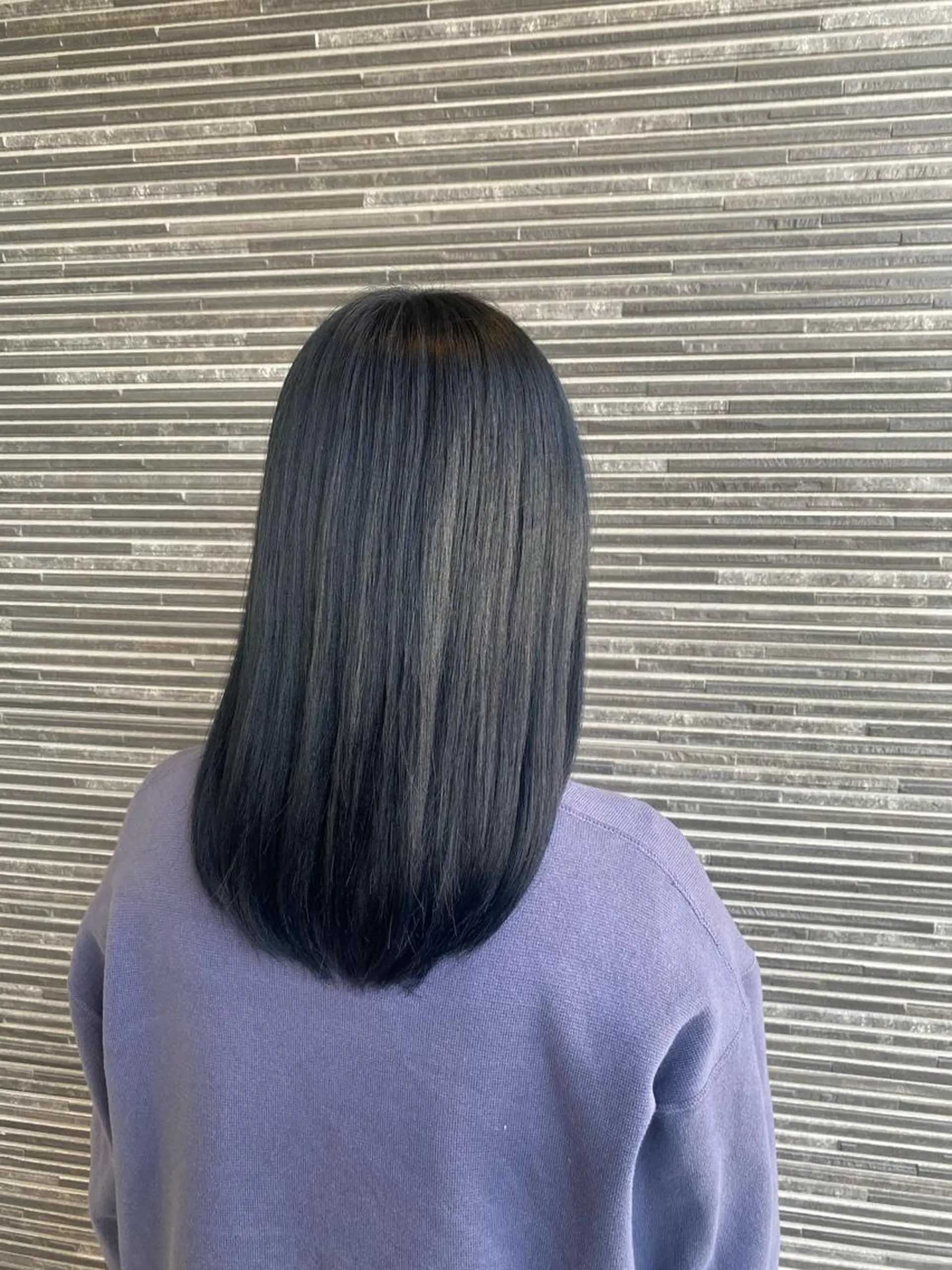 セミロング カラー 黒髪 ブルーカラー ブルーブラック 透明感カラー 天羅のヘアスタイル