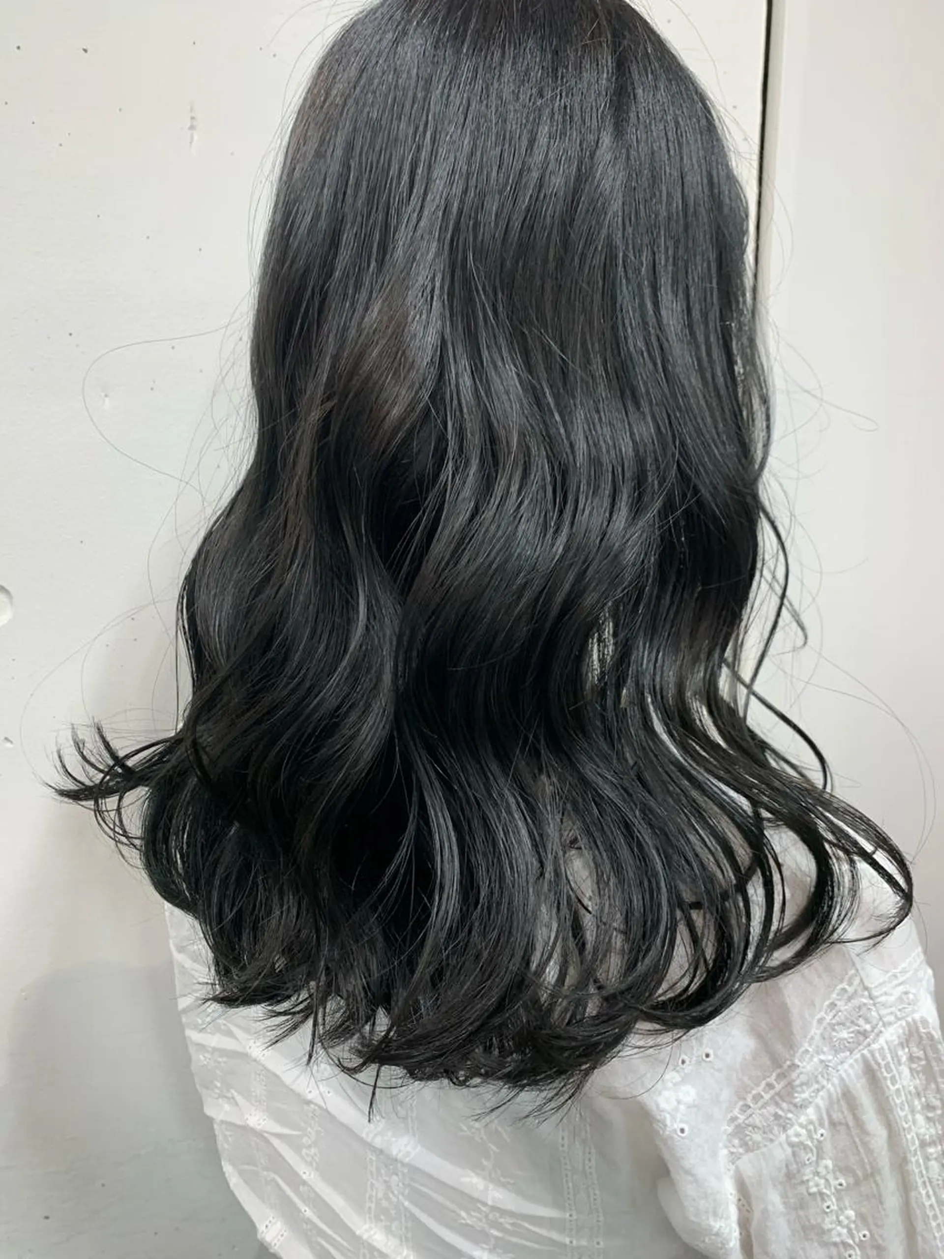 セミロング カラー 黒髪 ブルーカラー ブルーブラック fifth おのでら ようのヘアスタイル