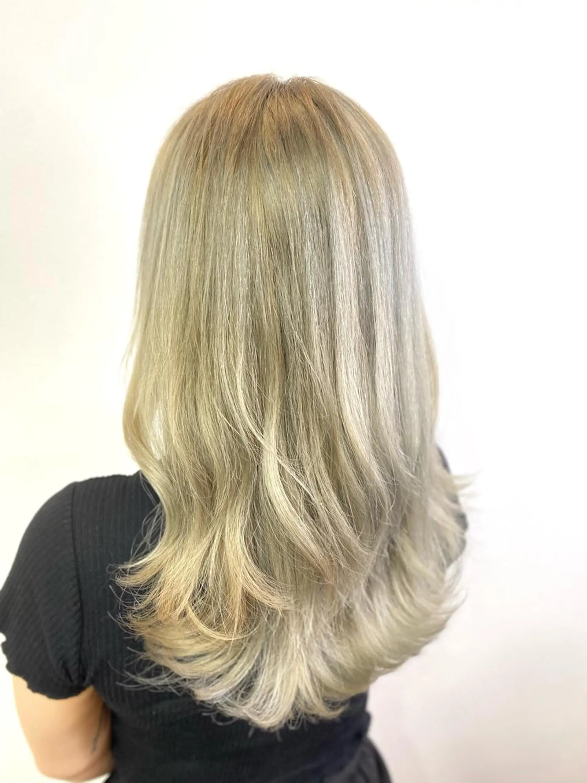 ロング カラー ハイトーンカラー トリートメント ヘアカラー Luzir⭐︎ GEN⭐︎のヘアスタイル