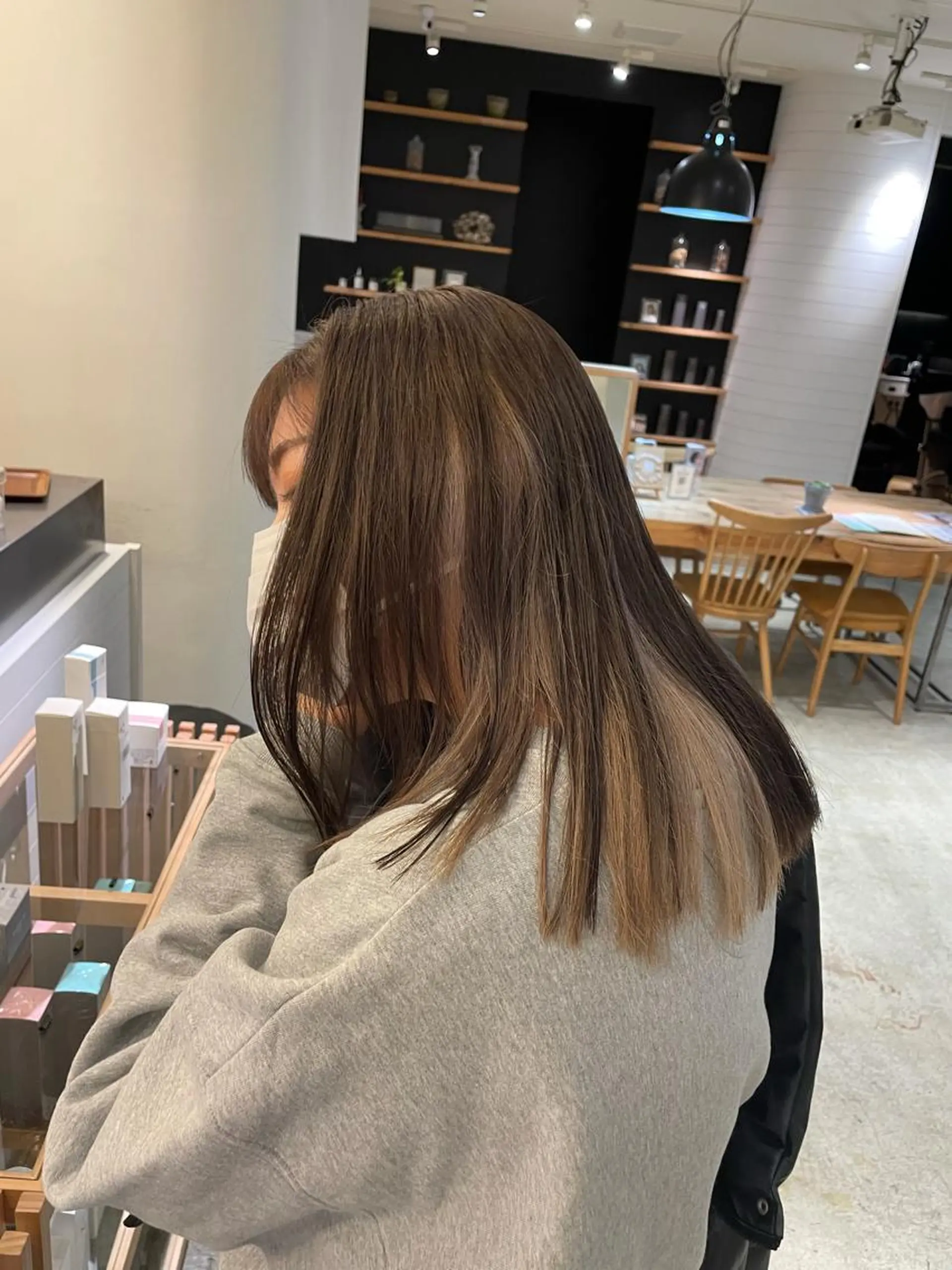 セミロング カラー パーマ ヘアアレンジ ヘアカラー トリートメント ハイトーンカラー🤍 山下 優華のヘアスタイル