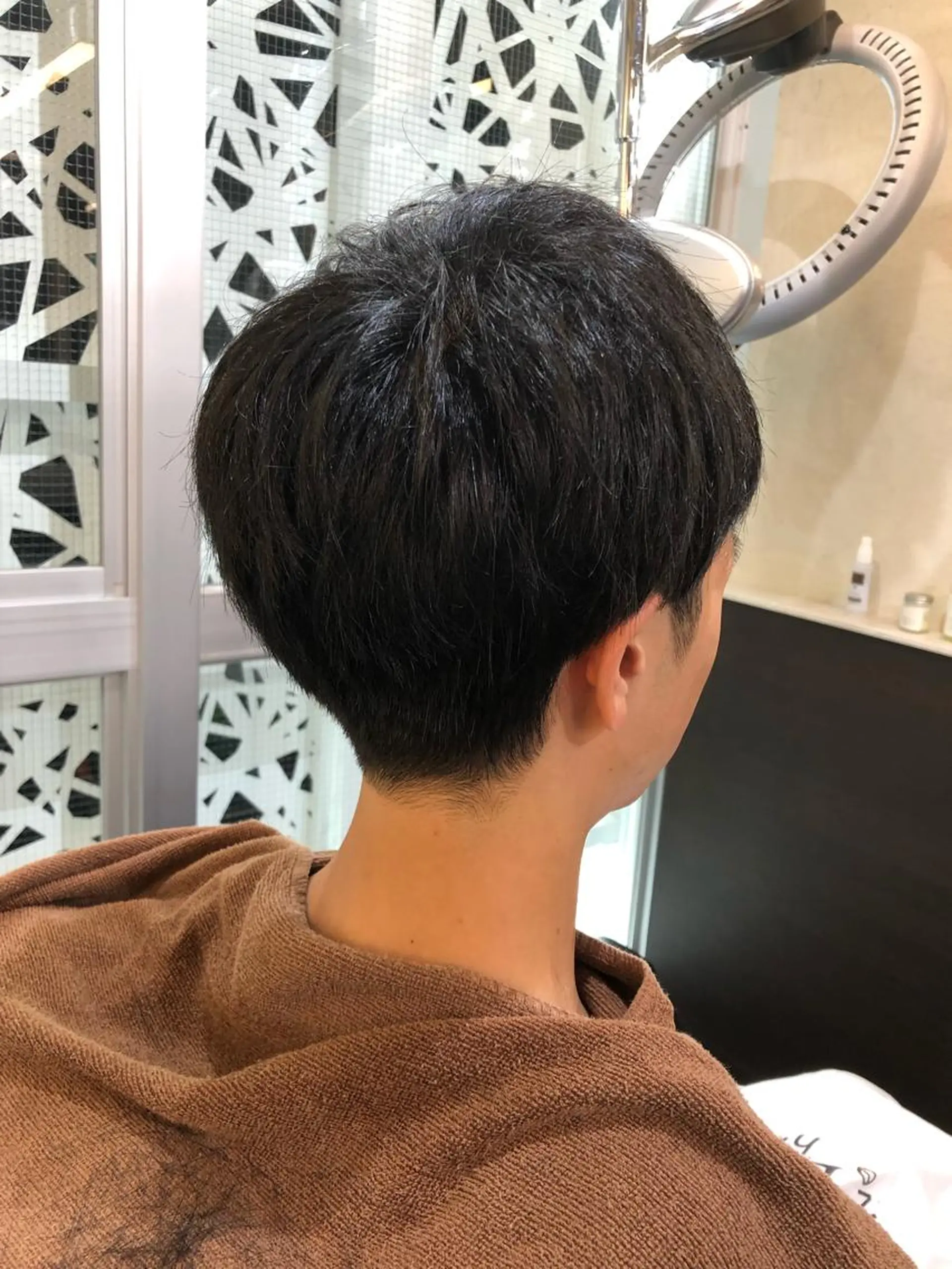 ミディアム 刈り上げの あおきさんのヘアスタイル