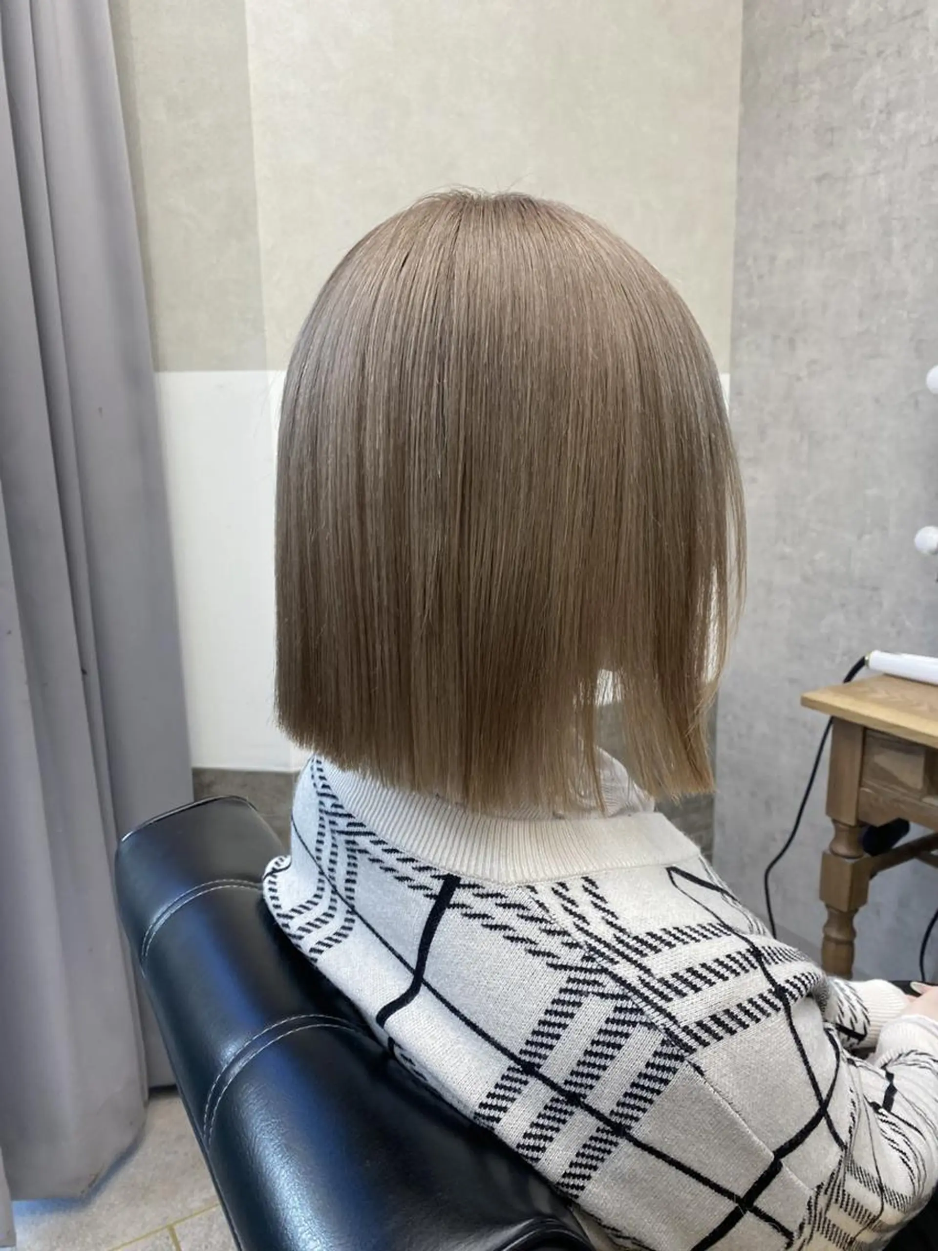 ショート カラー ブリーチ 透明感カラー ハイトーンカラー 韓国風ヘア レイヤーカット カット ヘアカラー トリートメント lafit ラフィット 下大利のヘアスタイル