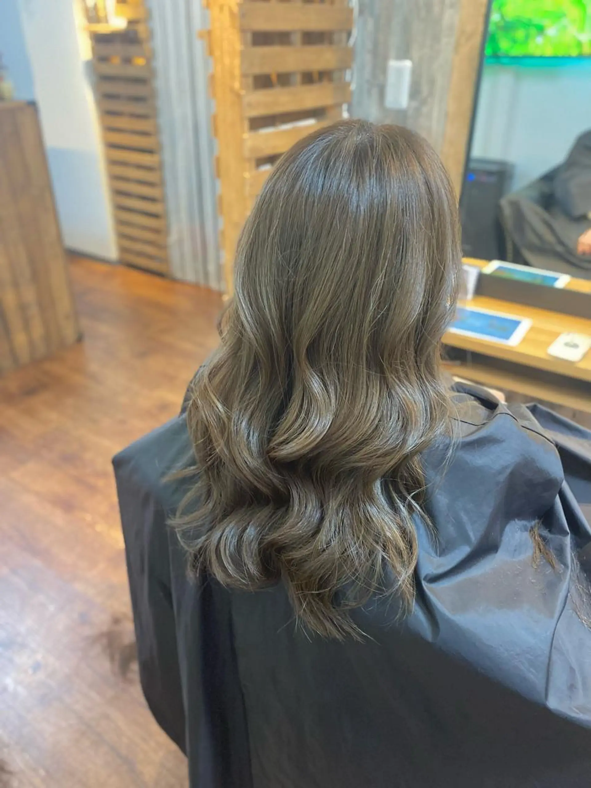 ロング カラー カット ヘアカラー トリートメント Luzir⭐︎ GEN⭐︎のヘアスタイル