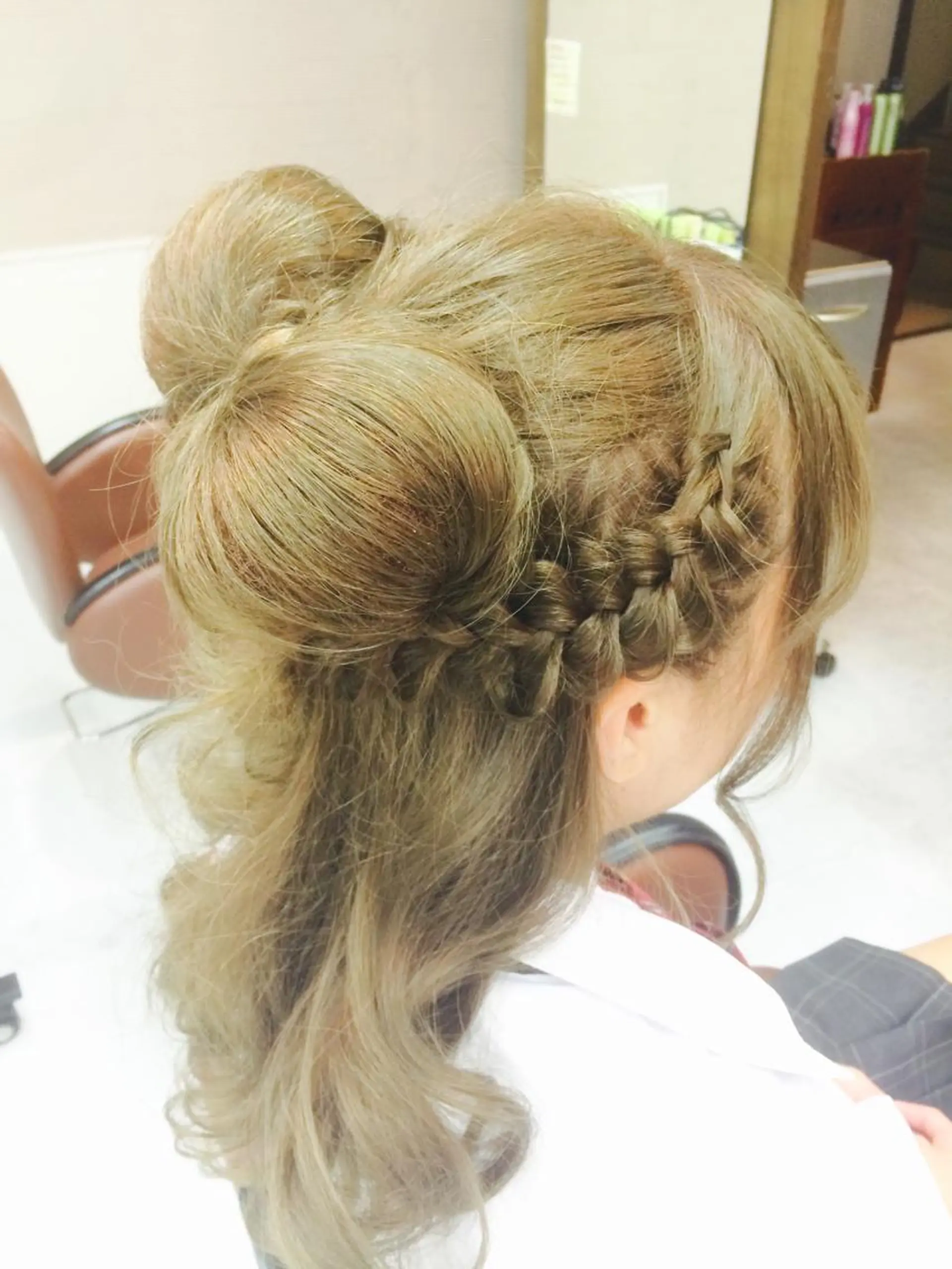 セミロング ヘアアレンジ ハイトーン特化🤍 浦住のヘアスタイル