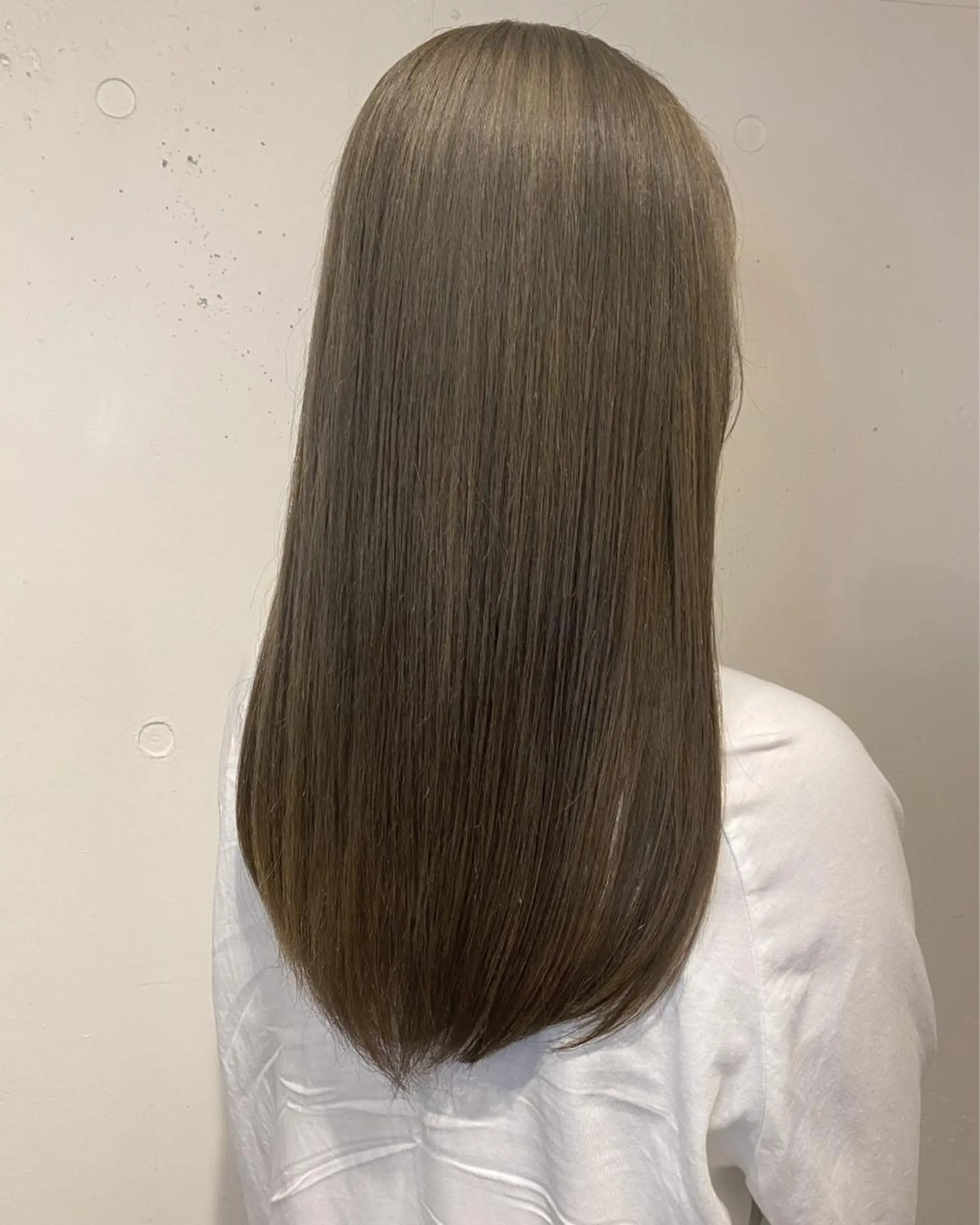 ロング カラー shiori ﾍﾞｰｼﾞｭｶﾗｰのヘアスタイル
