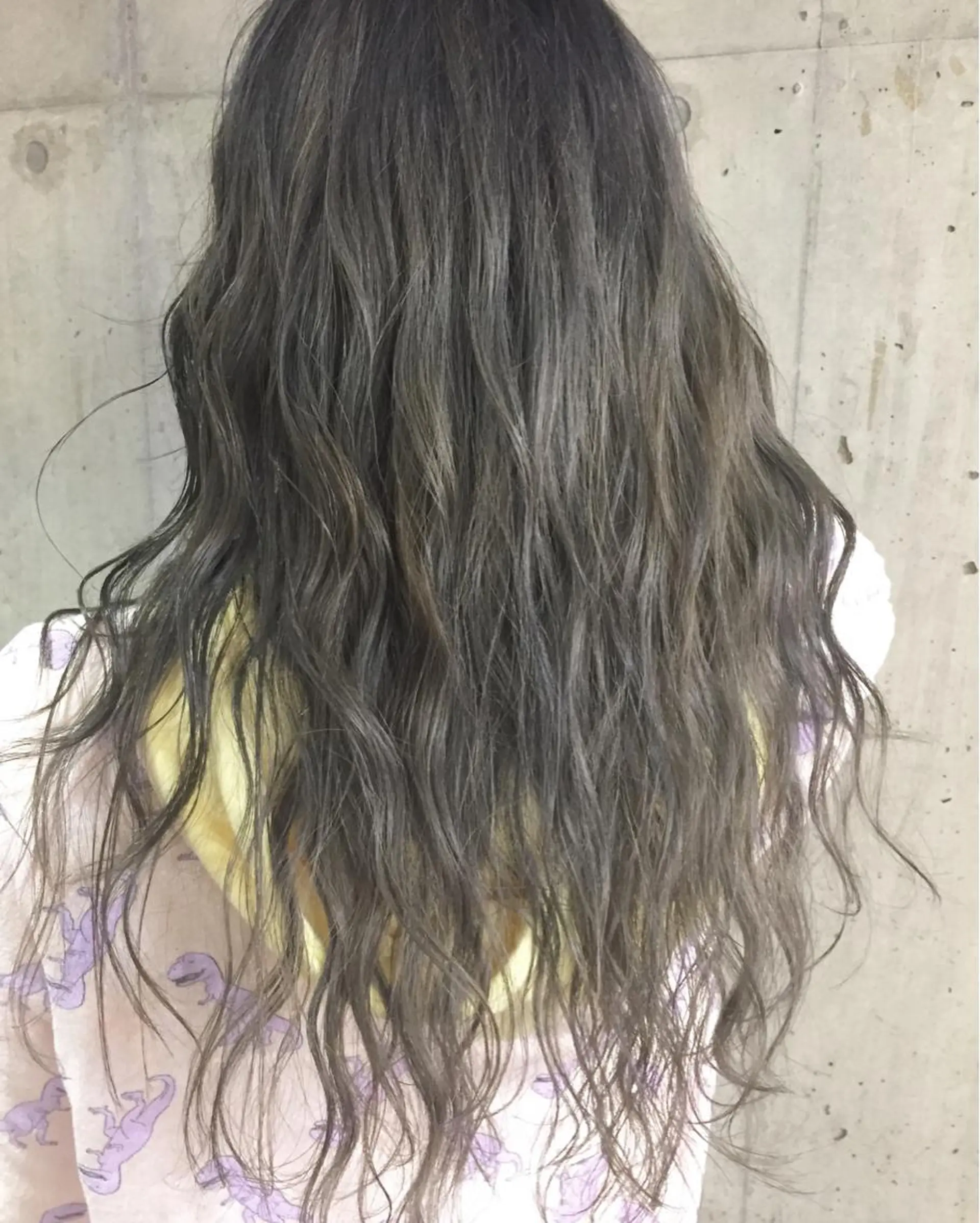 ロング カラー パーマ ヘアアレンジ メンズ キッズ ネイル マツエク・マツパ メンズブリーチ アッシュ ブリーチ ブルーカラー ブルーアッシュ 韓国風×透明感カラー 髪質改善オタベシンヤのヘアスタイル