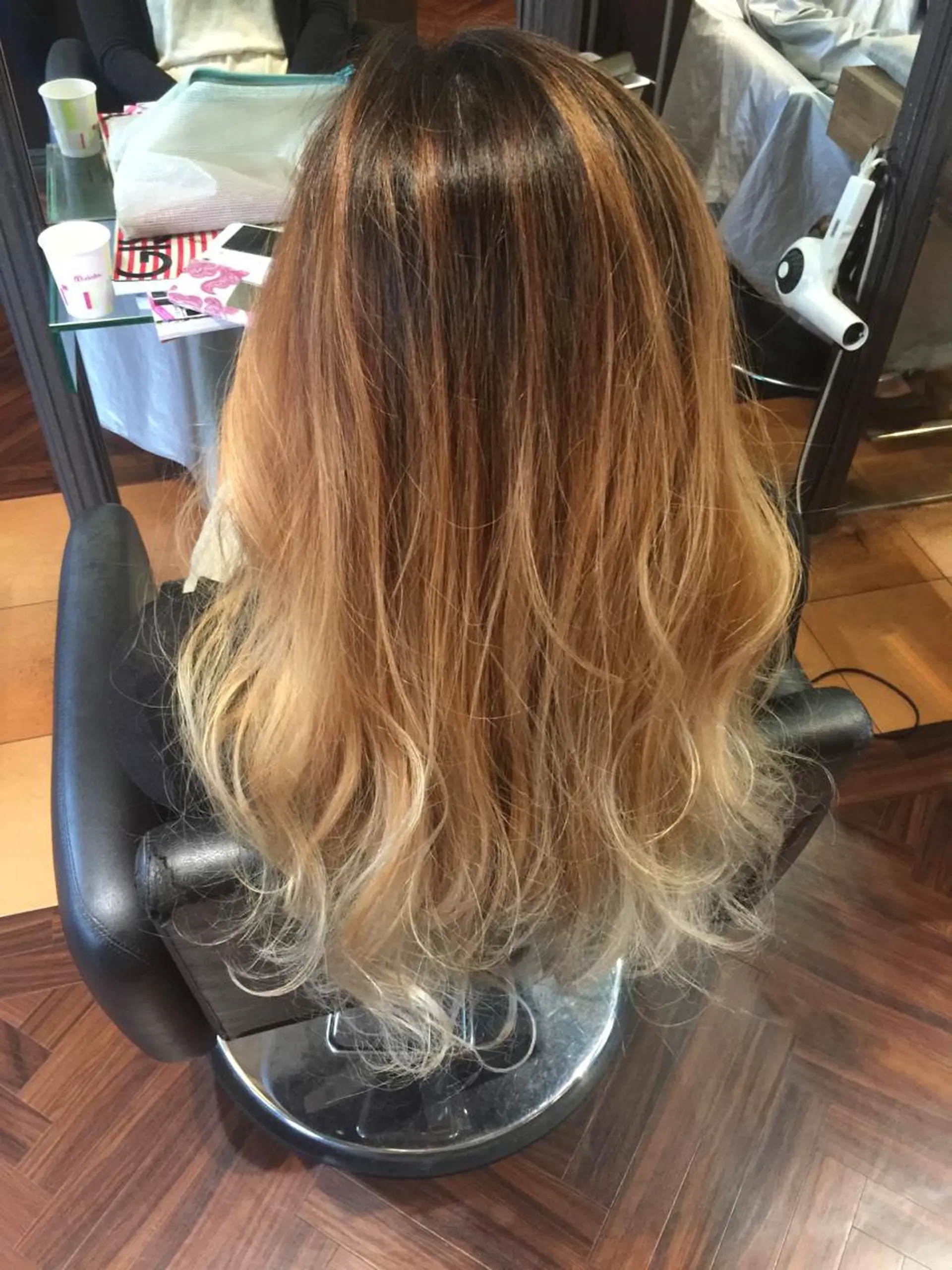 ロング カラー グラデーションカラー ハイライトカラー ハイライト 神野 雅樹のヘアスタイル