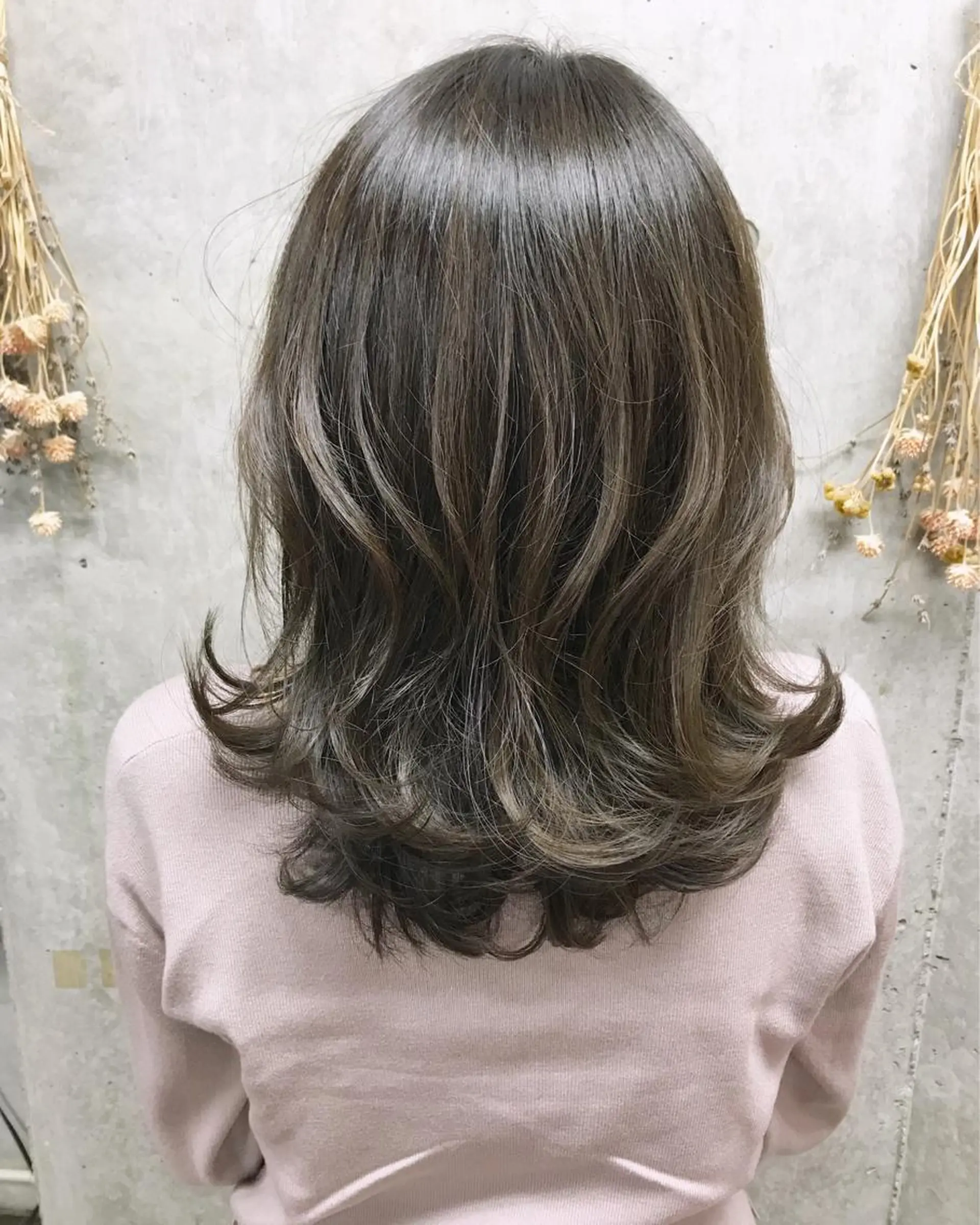 ミディアム カラー アッシュ ベージュカラー 透明感カラー イルミナカラー Satsuki ✂︎♡のヘアスタイル