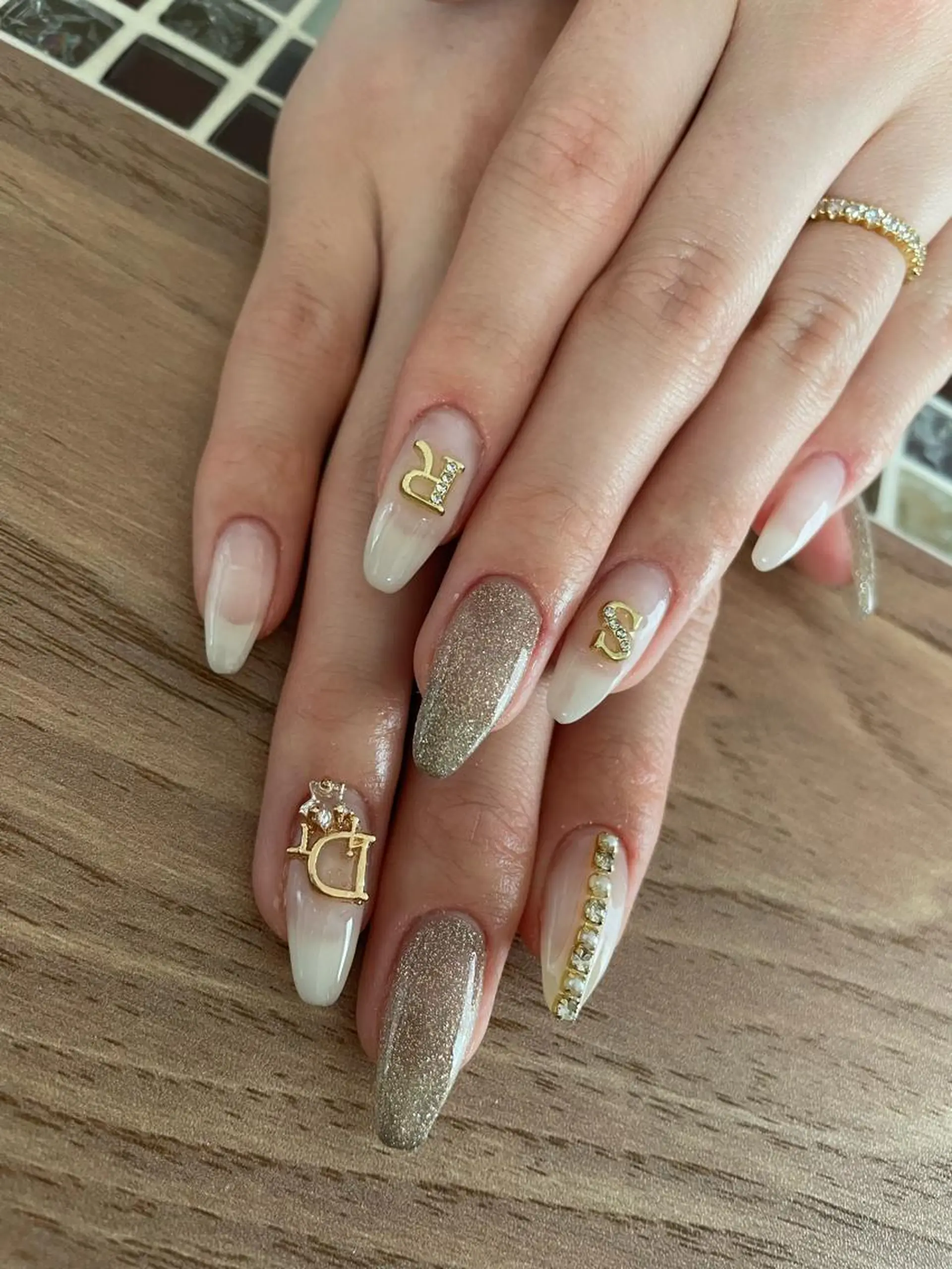 ロング ハンドネイル N"s salonのネイルデザイン