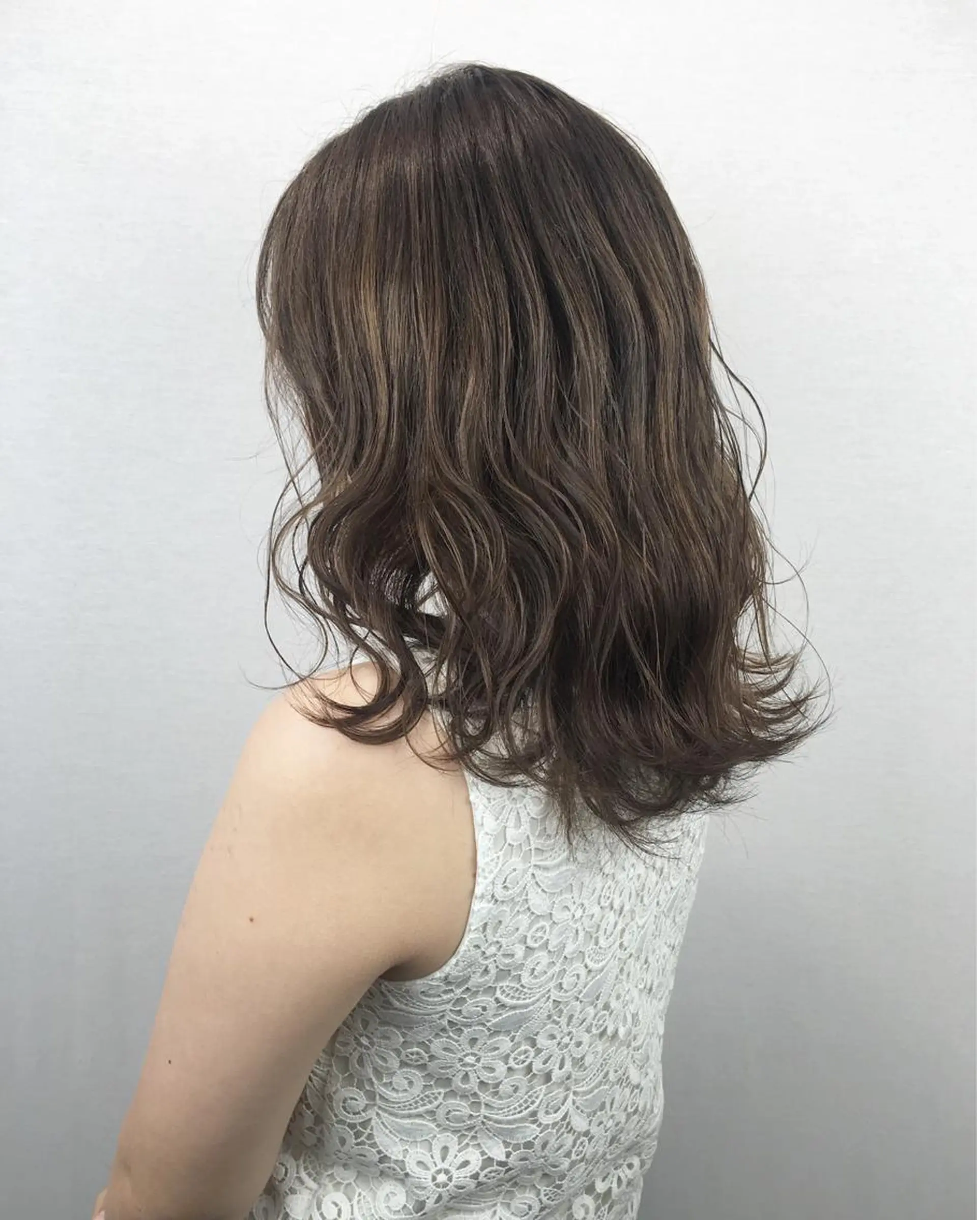 セミロング カラー グレージュ ハイトーンカラー ヘアカラー 2nd所属・🤍2nd🤍田所 美希のヘアスタイル