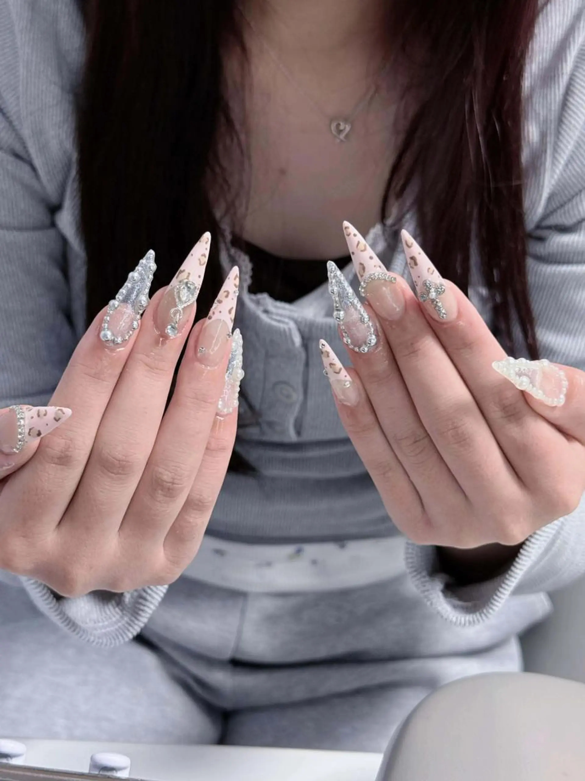 ネイル 長さ出し グラデーション 卒業式 キラキラネイル マグネットネイル Yuu🎀 Belle Nailのネイルデザイン