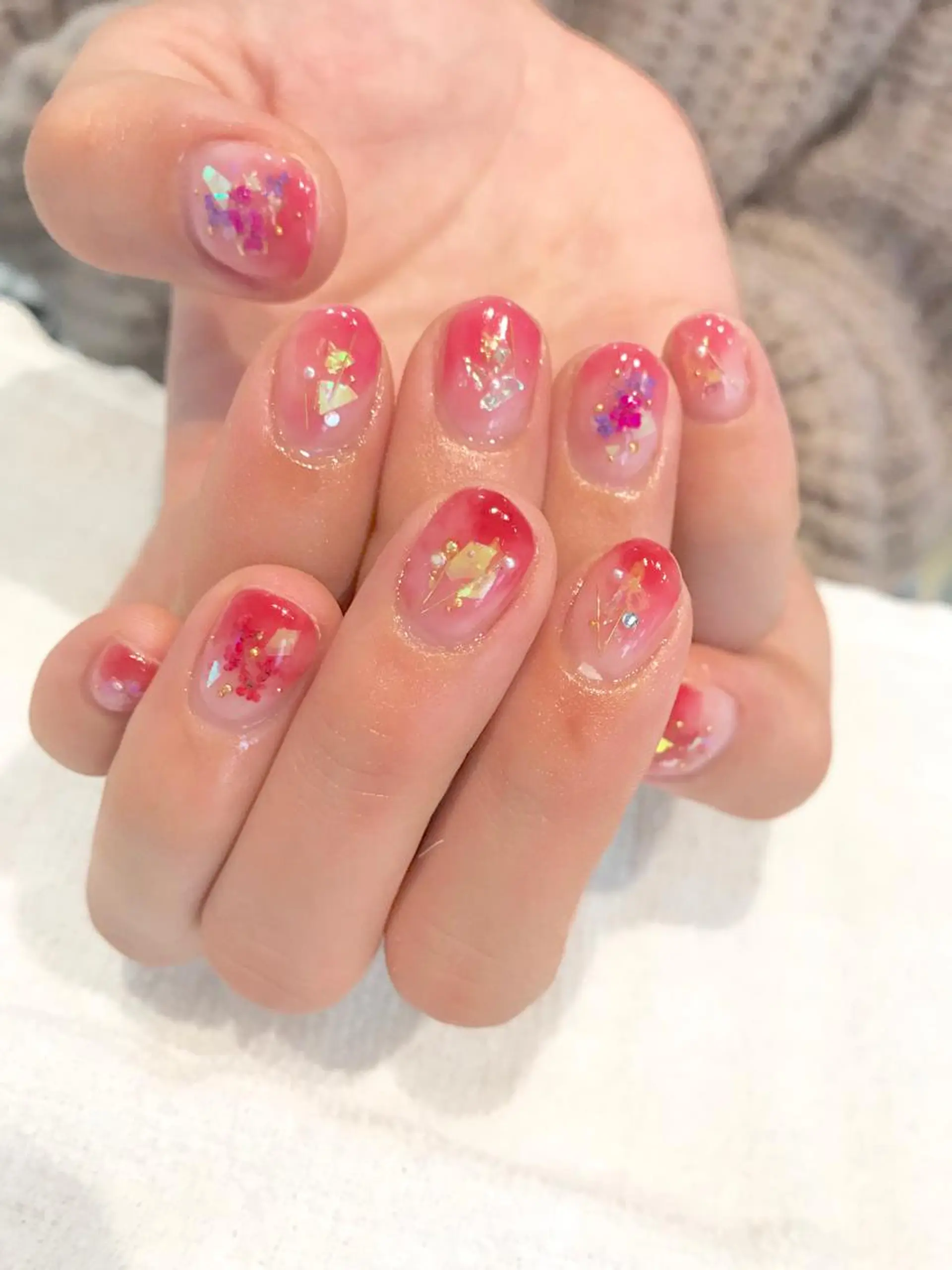 ネイル ニュアンスネイル 赤色 NARUMI HYODOのネイルデザイン