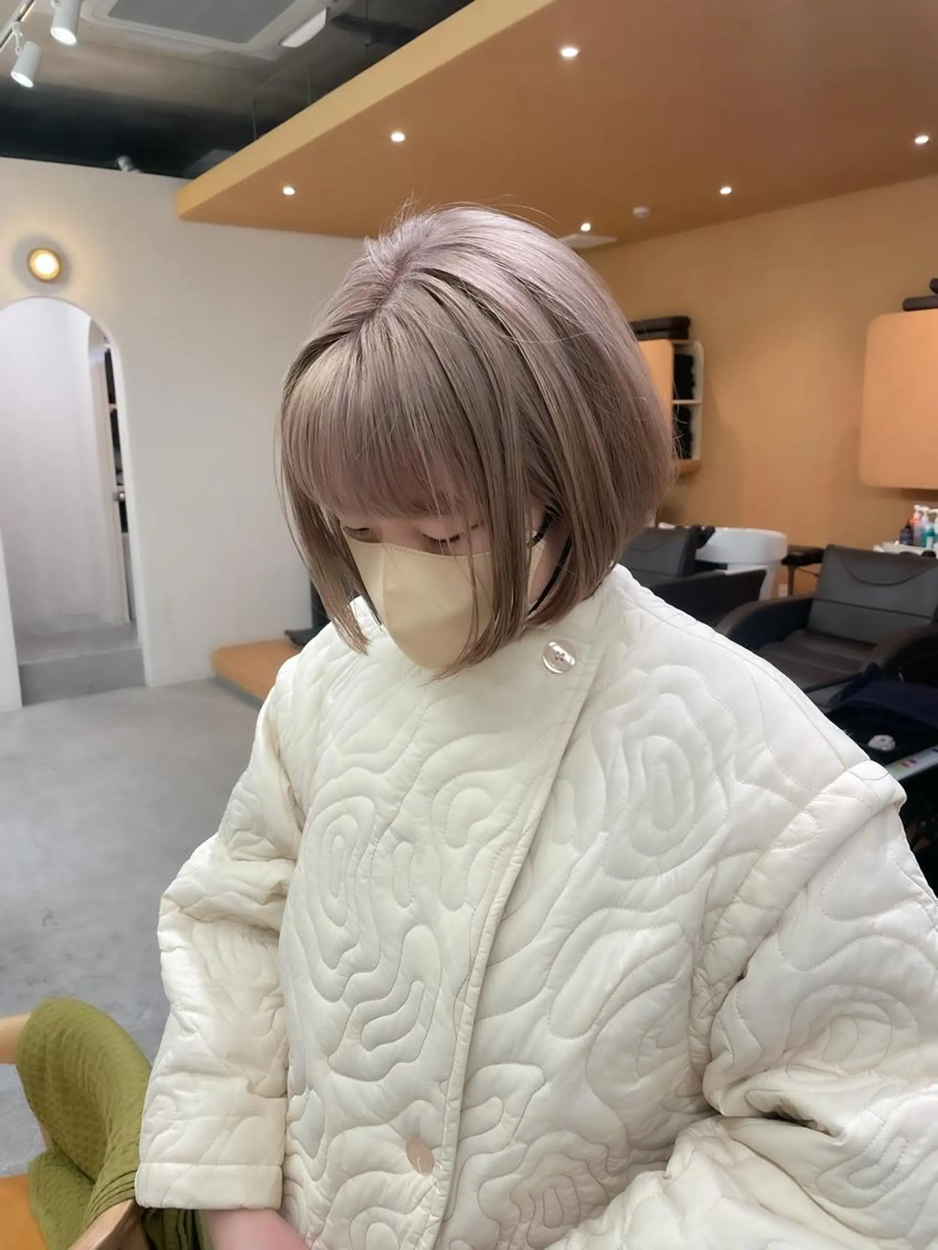 ショート カラー ヘアアレンジ ミニボブ/ブリーチ 🌈MISATOのヘアスタイル