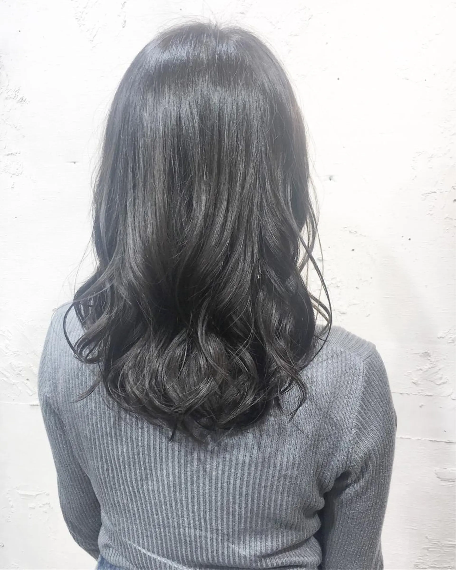 セミロング カラー パーマ ヘアアレンジ アッシュ ダークアッシュ ✨艶髪✨透明感✨ 山内大樹のヘアスタイル