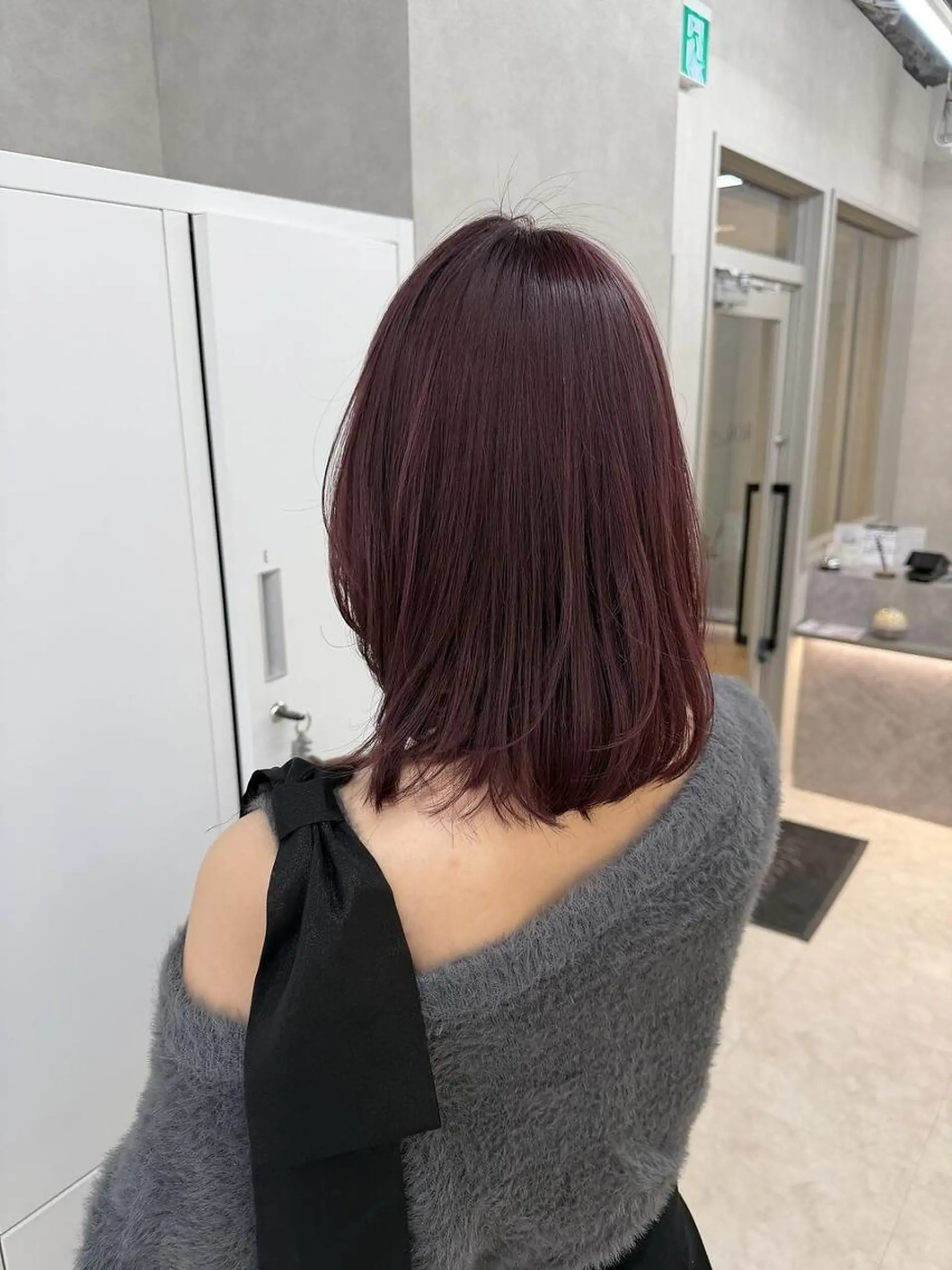 カラー ミディアム ショートボブ ミディアムパーマ バレイヤージュ 黒髪 ブリーチ ROW 札幌のヘアスタイル