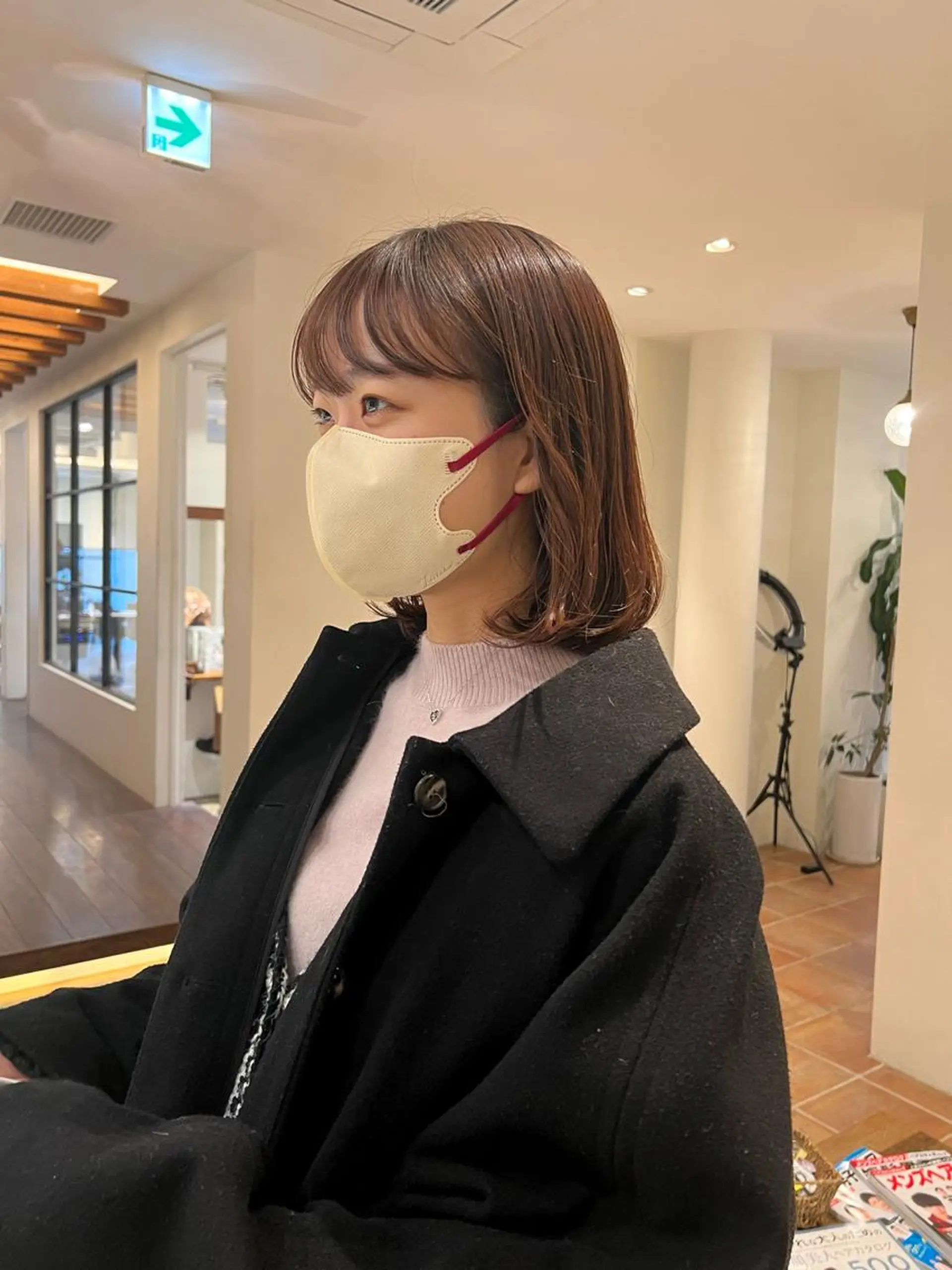 ミディアム 成岡 愛美のヘアスタイル