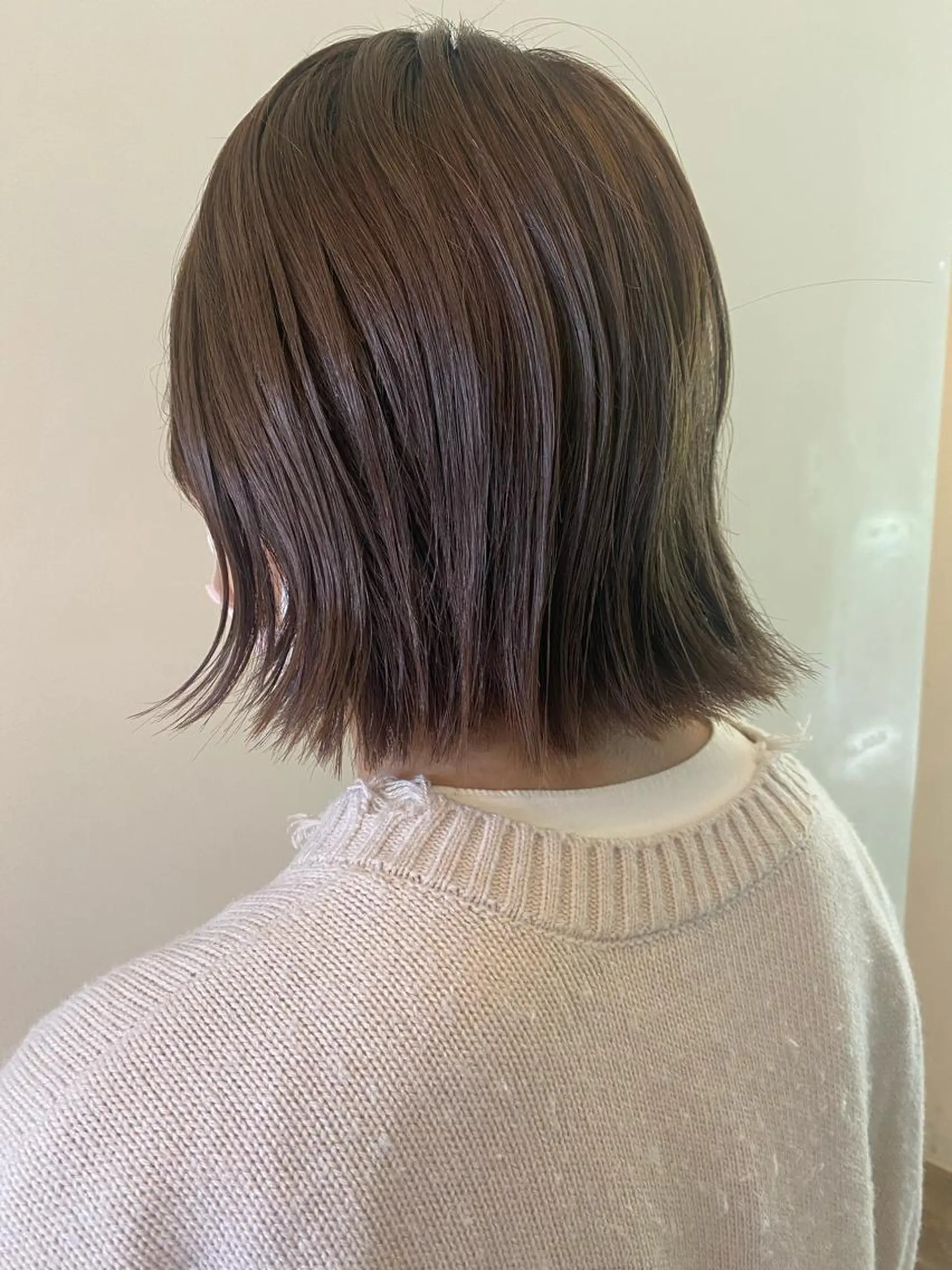 ショート 外ハネヘア 横野 朱音のヘアスタイル