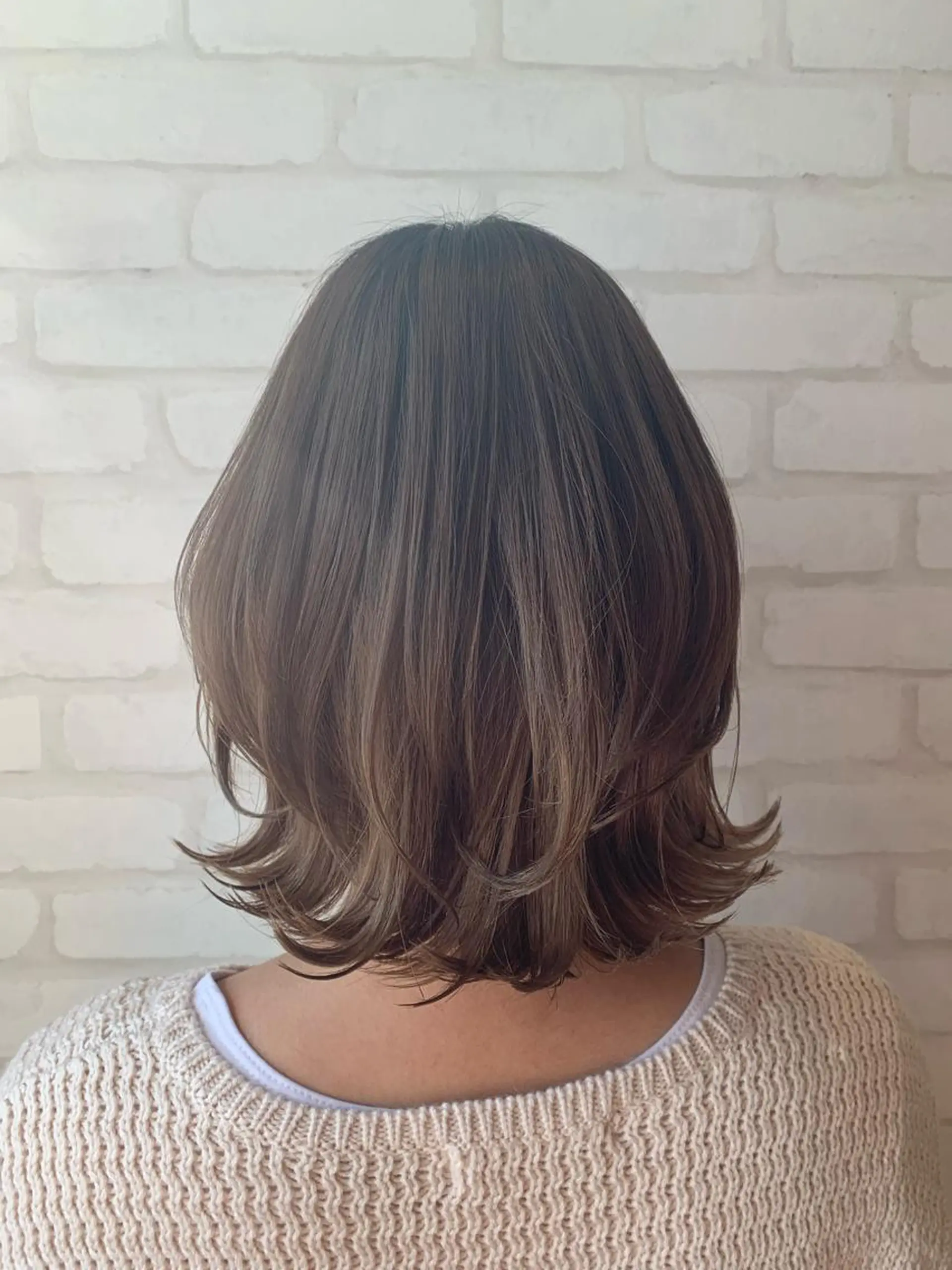 ミディアム くびれヘア oasis川越店所属・秋葉 万柚子のヘアスタイル