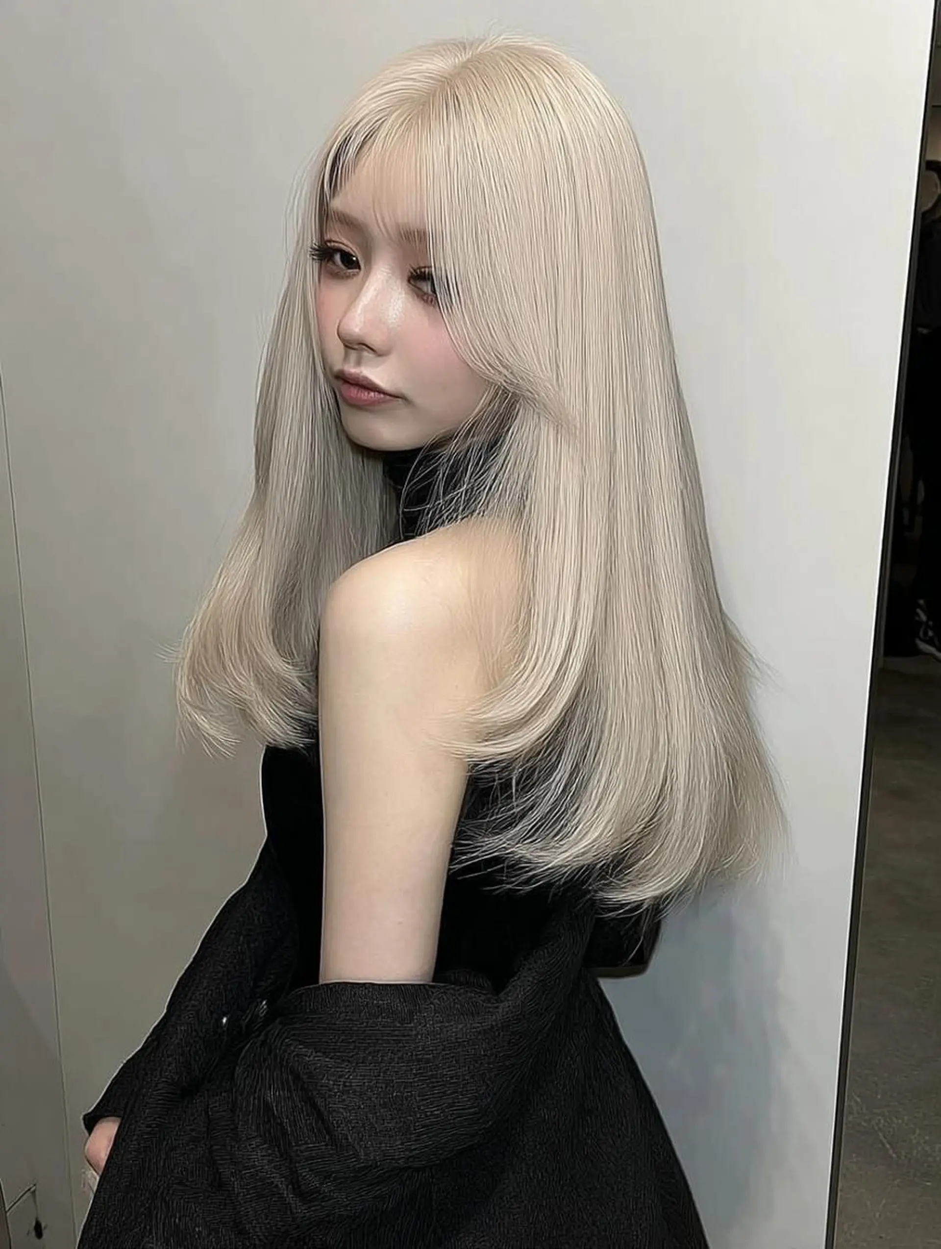 セミロング ボブ 髪質改善 韓国風ヘア レイヤーカット 縮毛矯正 カット ヘアカラー 祖慶 歩のヘアスタイル
