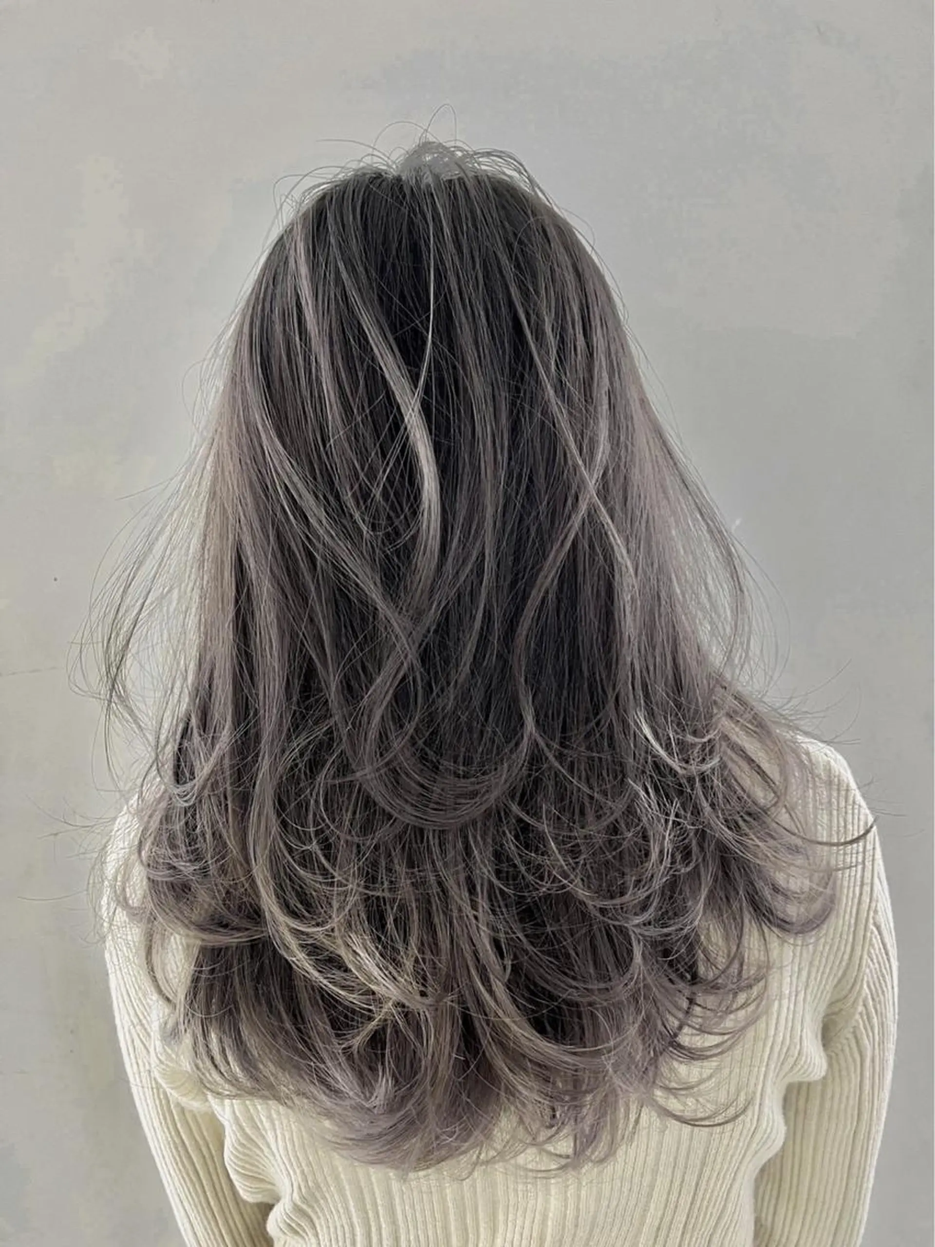 ロング カラー ブリーチ ダブルカラー インナーカラー 髪質改善 韓国風ヘア カット ヘアカラー トリートメント newi ナカノのヘアスタイル