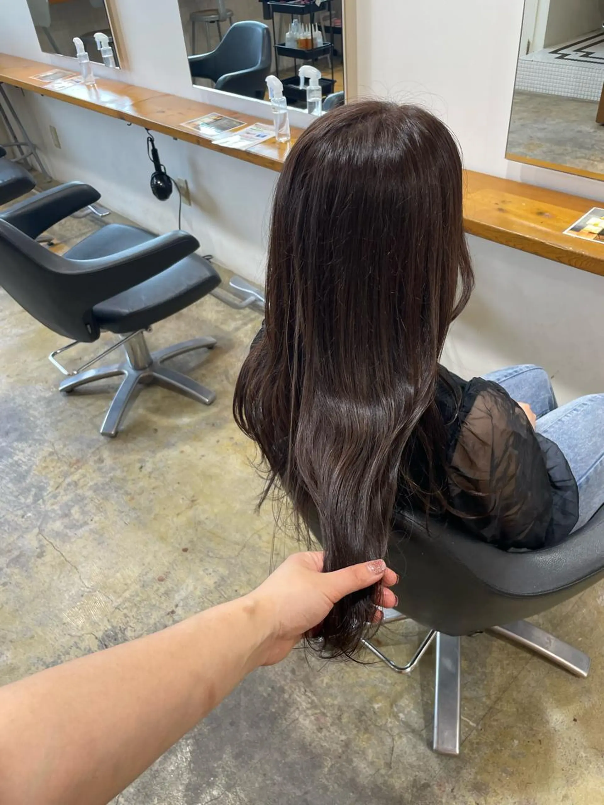 ロング カラー グレージュ カット ヘアカラー トリートメント MIOベージュカラー 柔らかいカラーのヘアスタイル