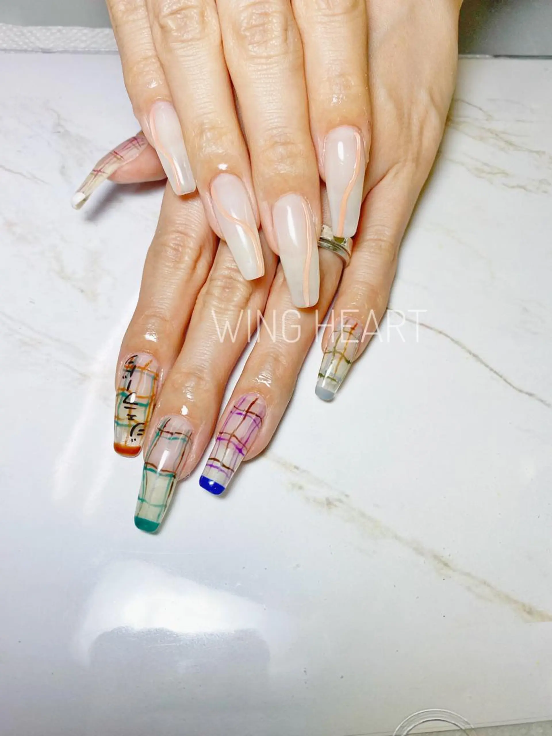 ネイル ハンドネイル O. AKINAのネイルデザイン