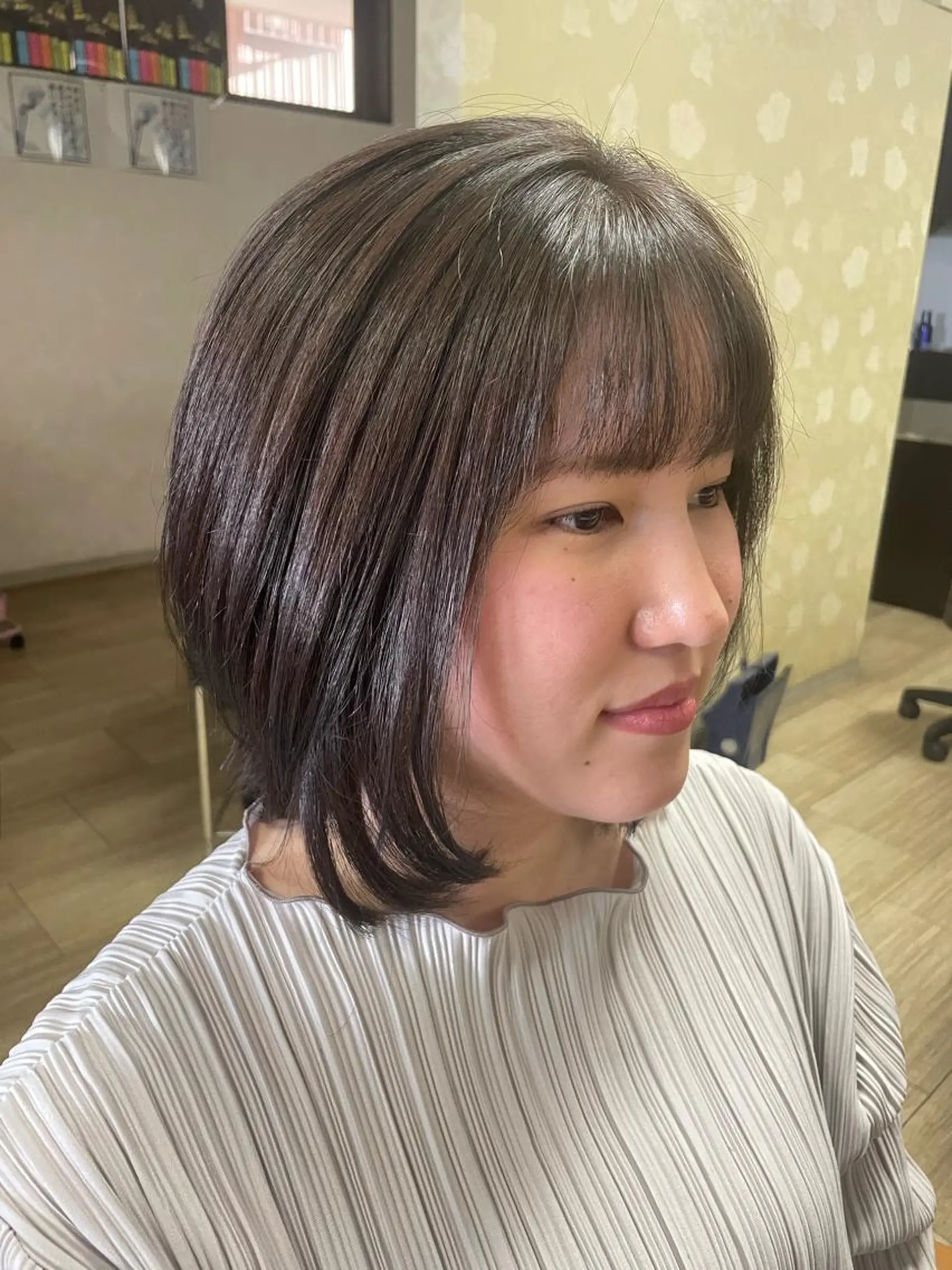 ミディアム カラー アッシュ カット ヘアカラー 徳留 もも花のヘアスタイル